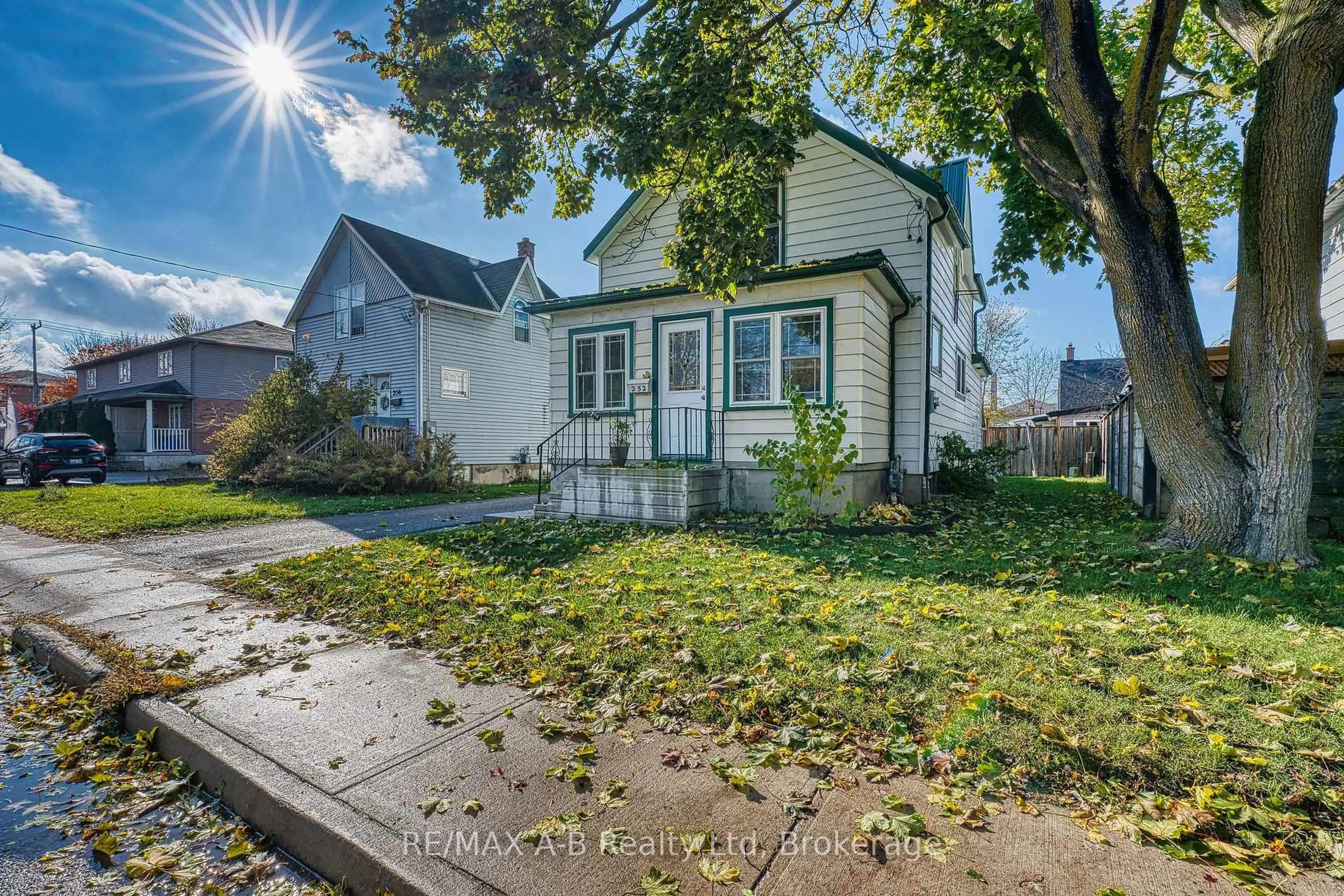 Unknown for 252 Romeo St, Stratford Ontario N5A 4T5