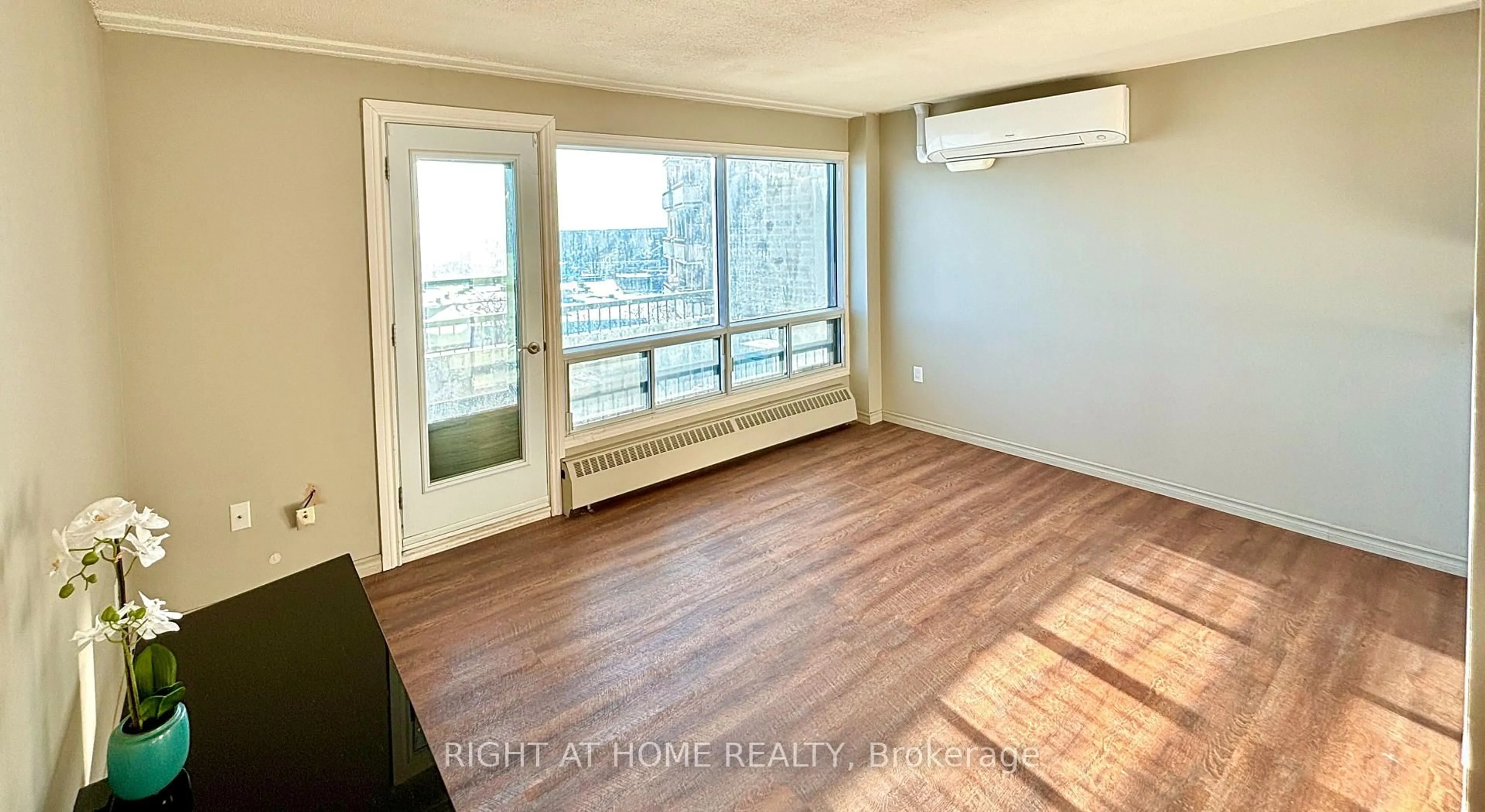 A pic of a room for 20 Chesterton Dr #707, Ottawa Ontario K2E 6Z7