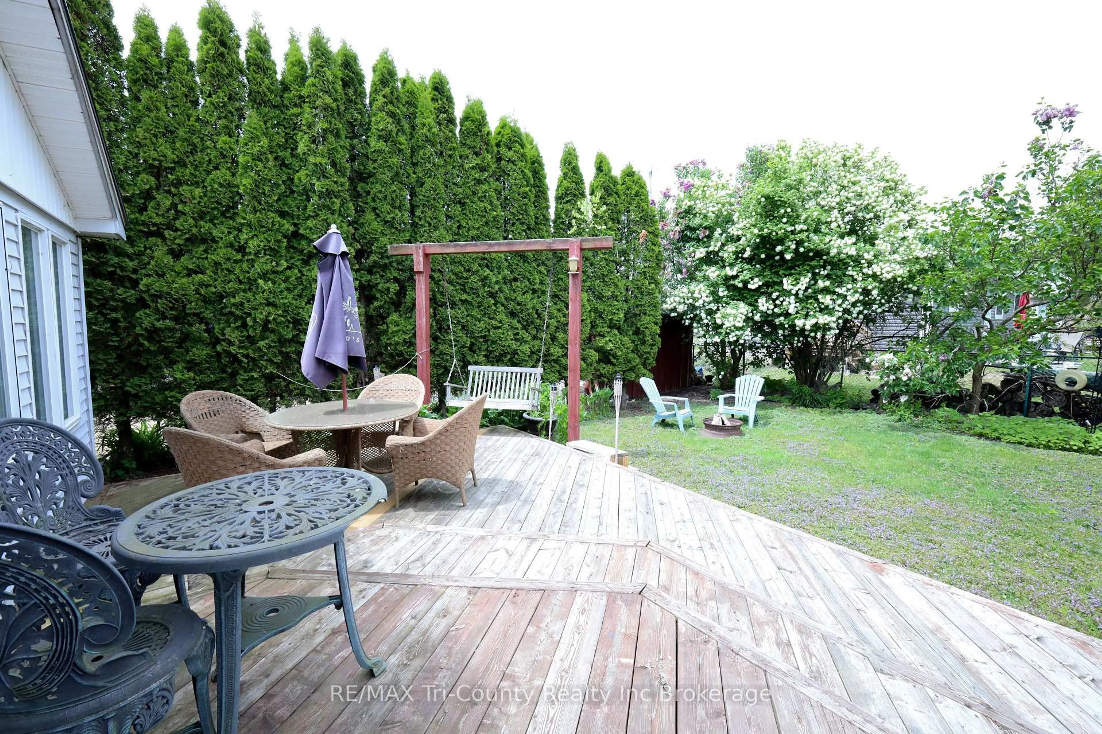 Patio, street for 4 Palin St, Norfolk Ontario N0E 1M0