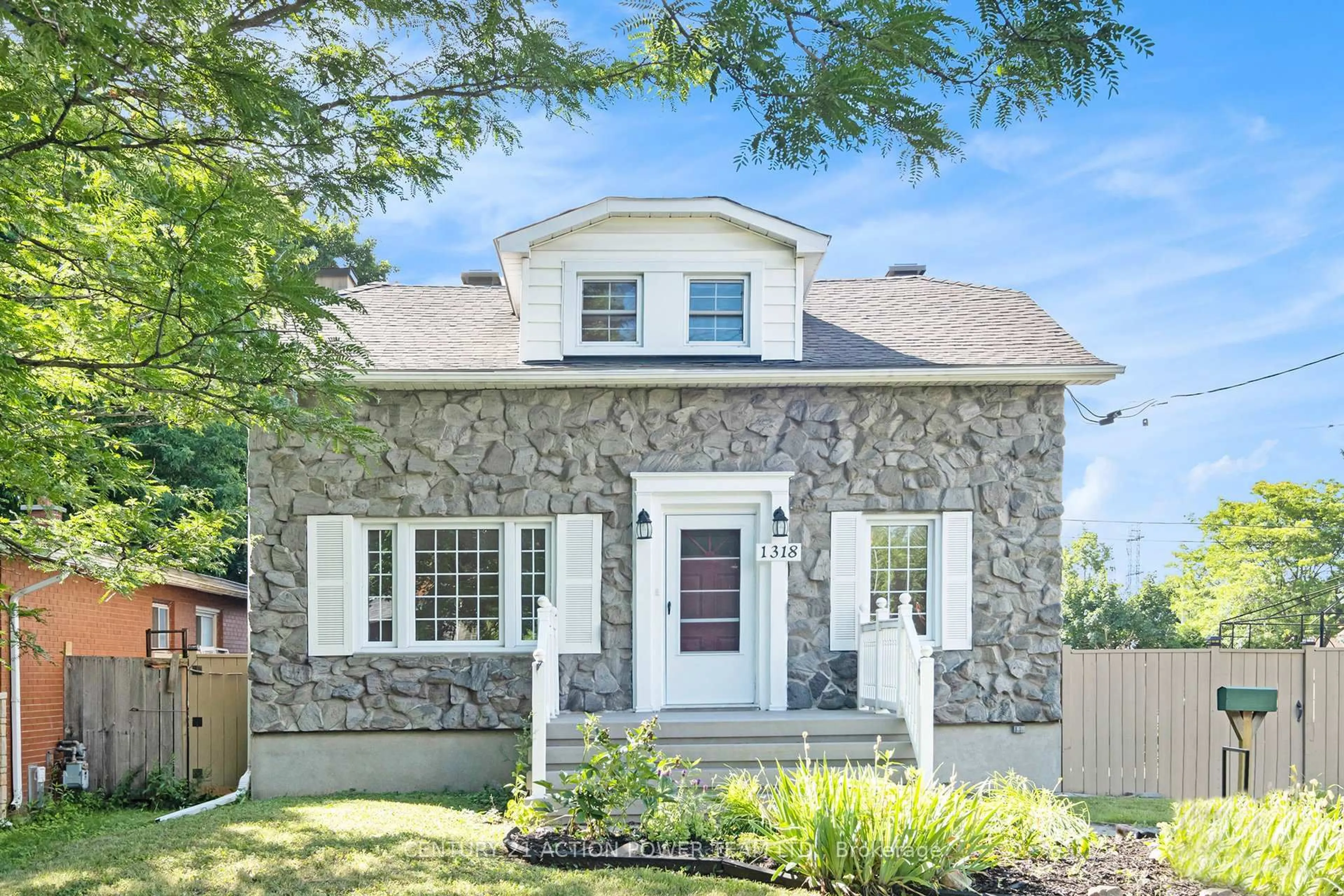 Home with brick exterior material, street for 1318 Brookline Ave, Ottawa Ontario K1V 6S3