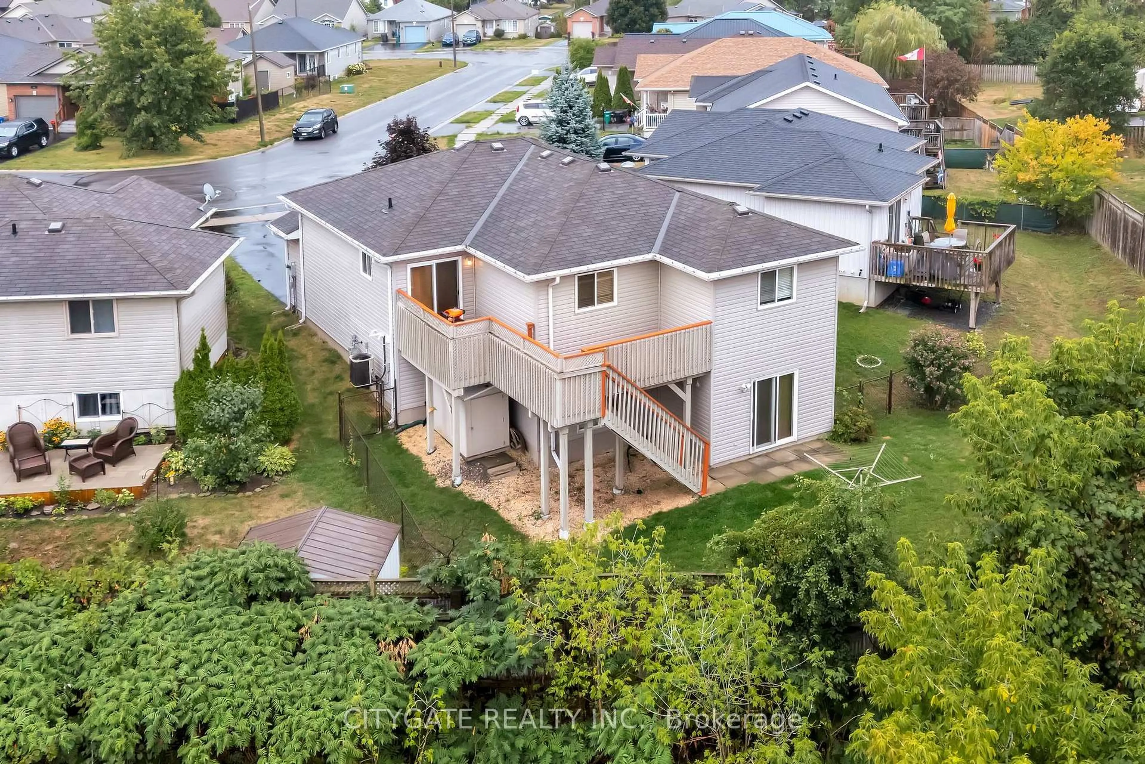 A pic from outside/outdoor area/front of a property/back of a property/a pic from drone, unknown for 43 Follwell Cres, Belleville Ontario K8N 5Z6