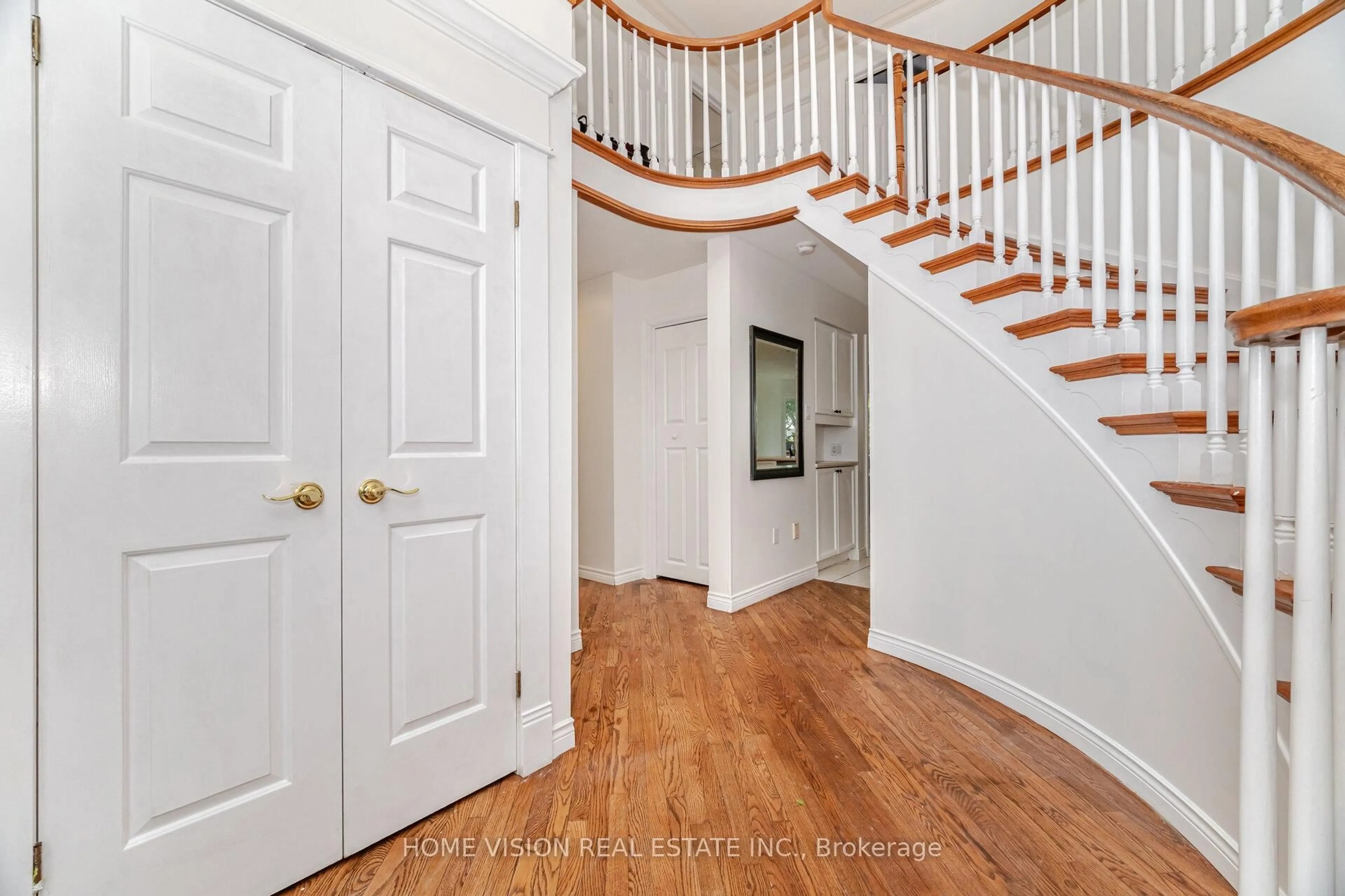 Unknown for 14 Wintergarden Rd, London East Ontario N5Y 5M2