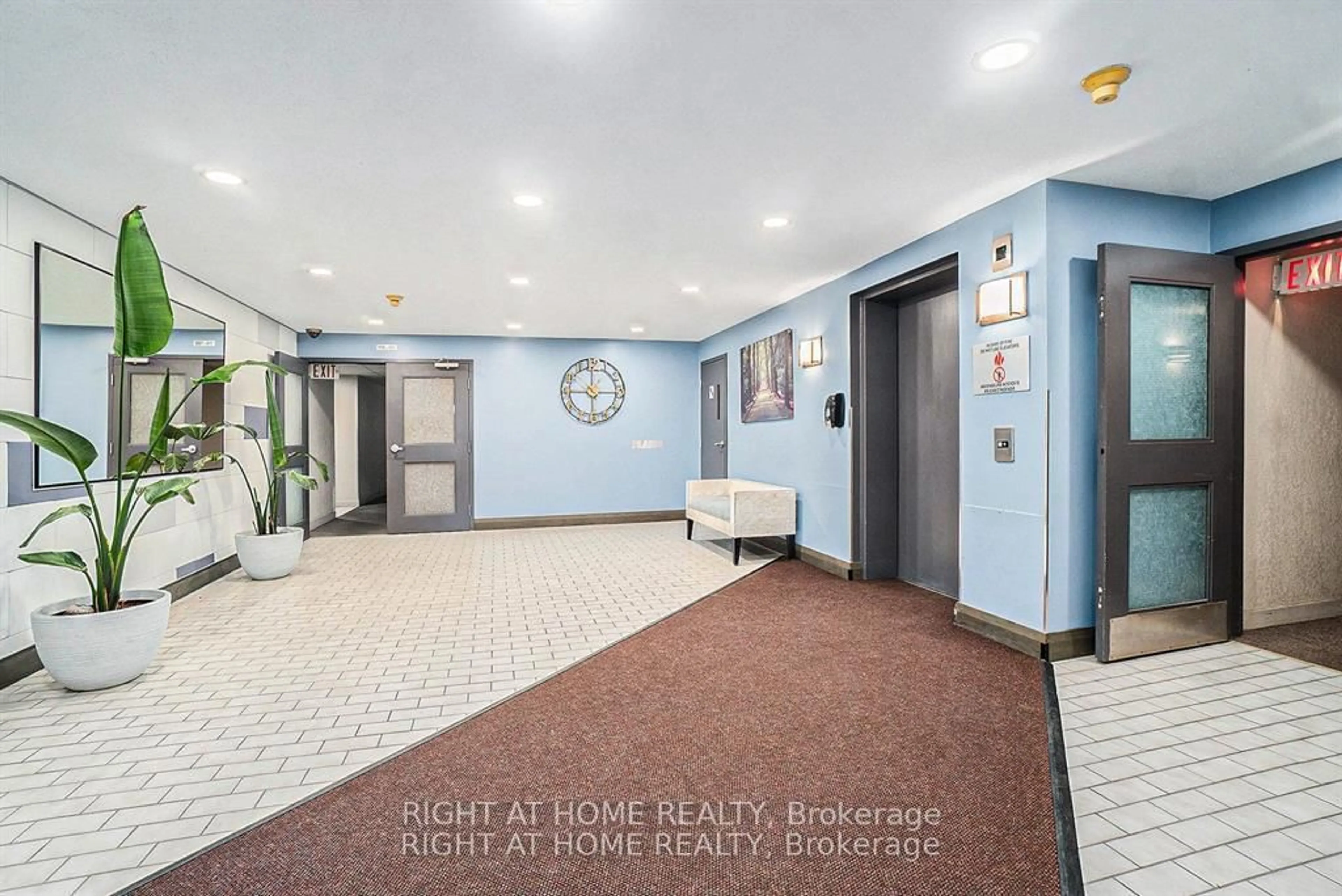 Indoor foyer for 318 Lorry Greenberg Dr #107, Ottawa Ontario K1T 2R5