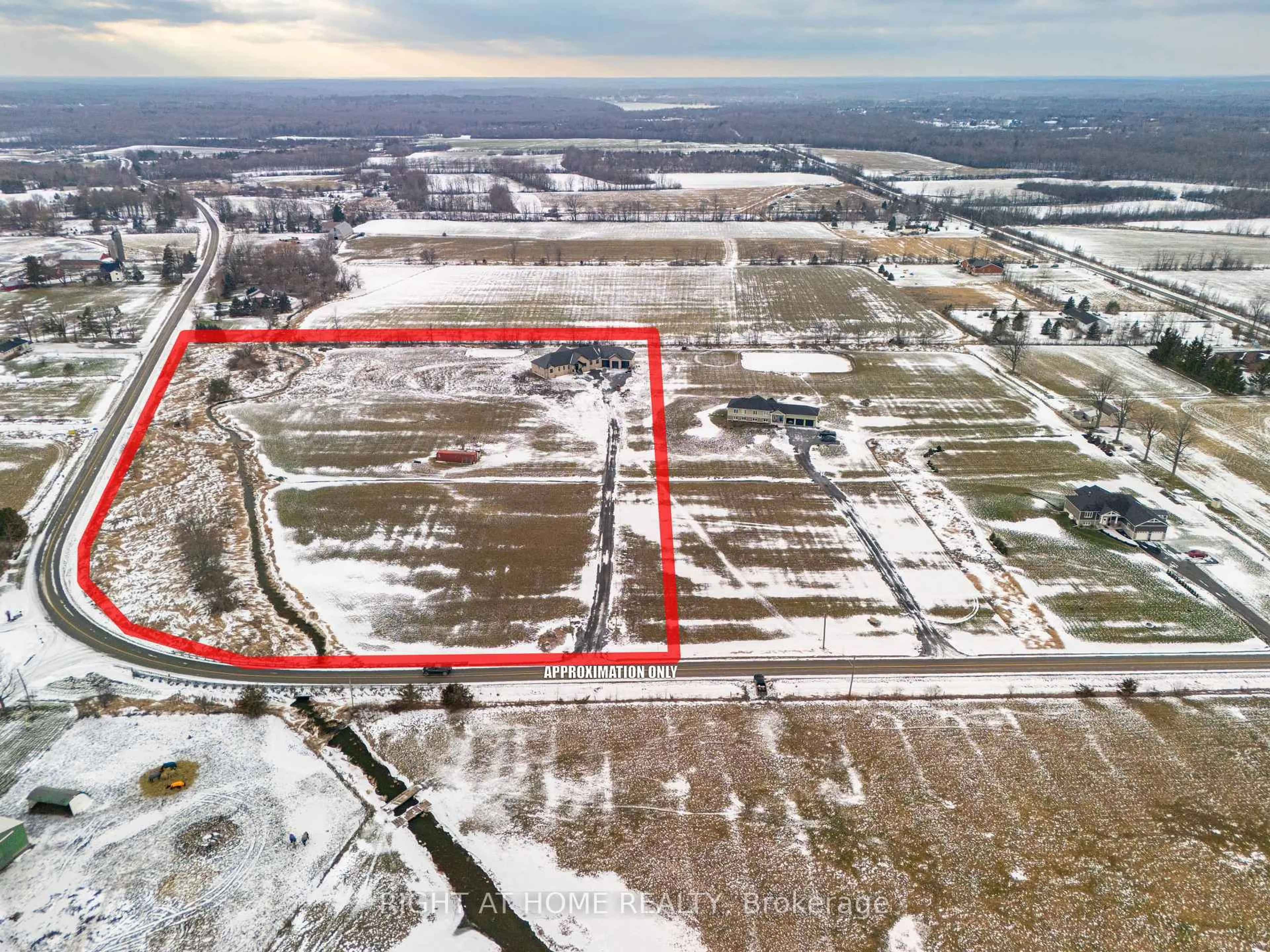 A pic from outside/outdoor area/front of a property/back of a property/a pic from drone, building for 3437 Latimer Rd, Mcdonalds Corners Ontario K0H 1M0