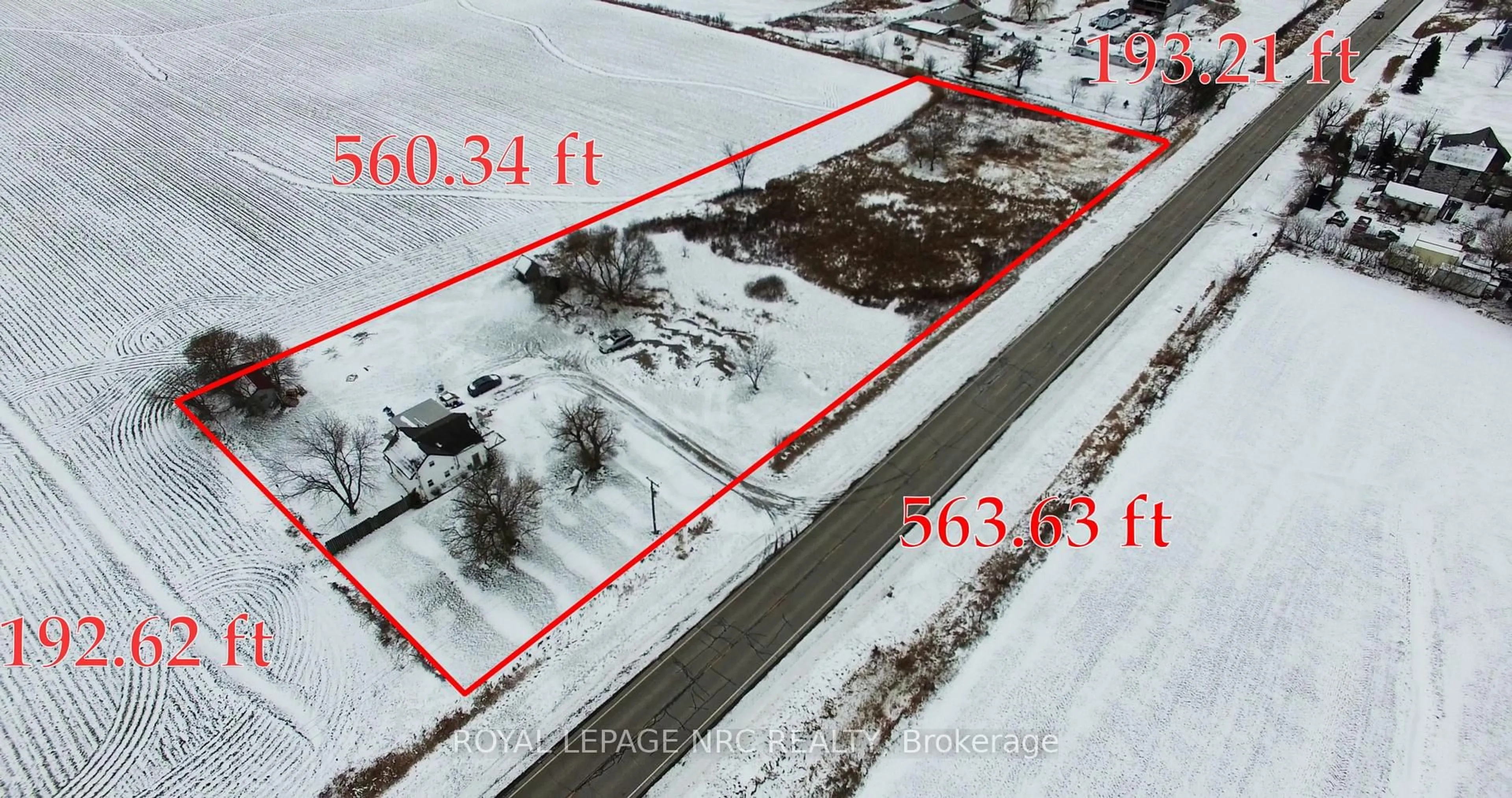 A pic from outside/outdoor area/front of a property/back of a property/a pic from drone, building for 4832 Regional Rd #20, Lincoln Ontario L0R 1Y0