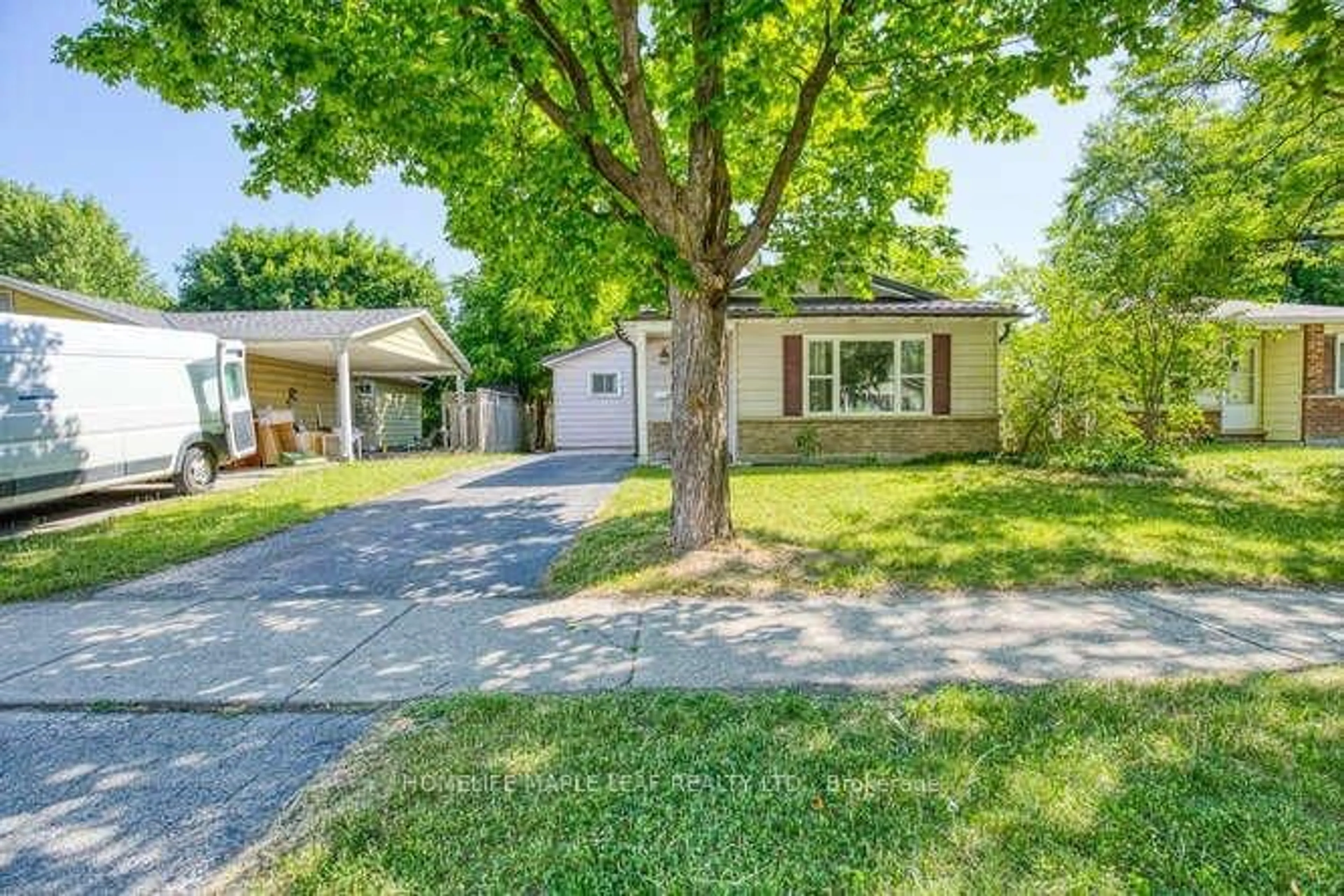 A pic from outside/outdoor area/front of a property/back of a property/a pic from drone, street for 56 Helene Cres, Waterloo Ontario N2L 5E5