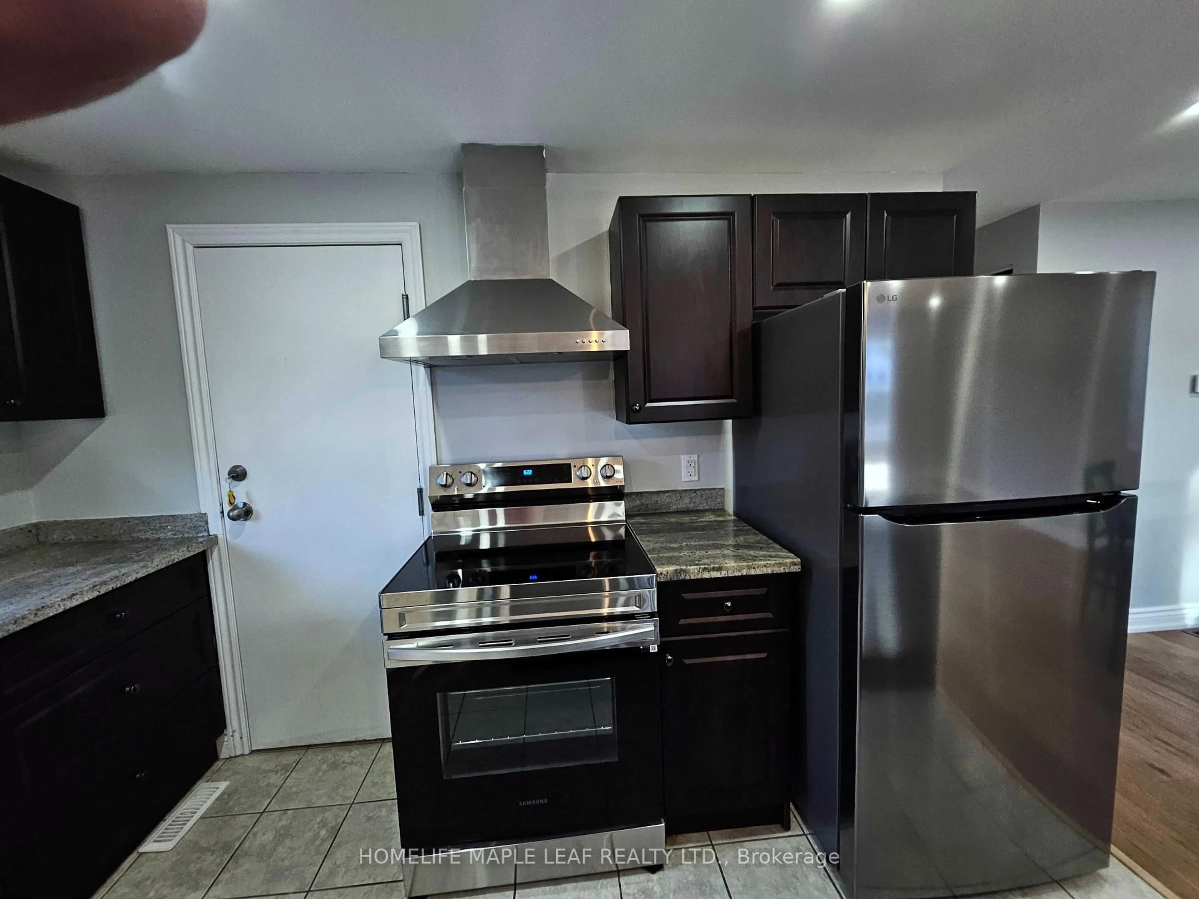 Standard kitchen, unknown for 56 Helene Cres, Waterloo Ontario N2L 5E5