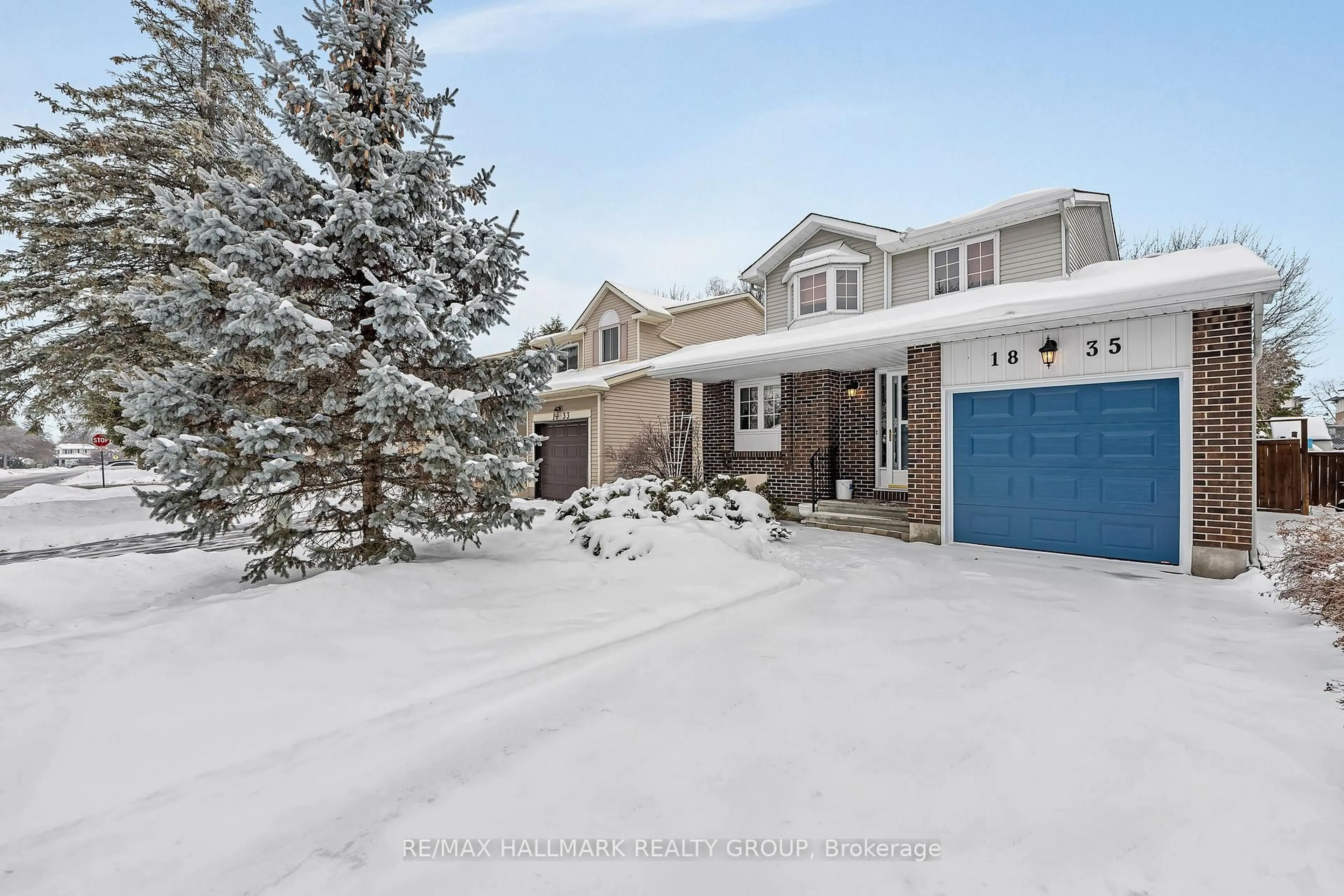 A pic from outside/outdoor area/front of a property/back of a property/a pic from drone, street for 1835 Windflower Way, Orleans Ontario K1C 5Z8