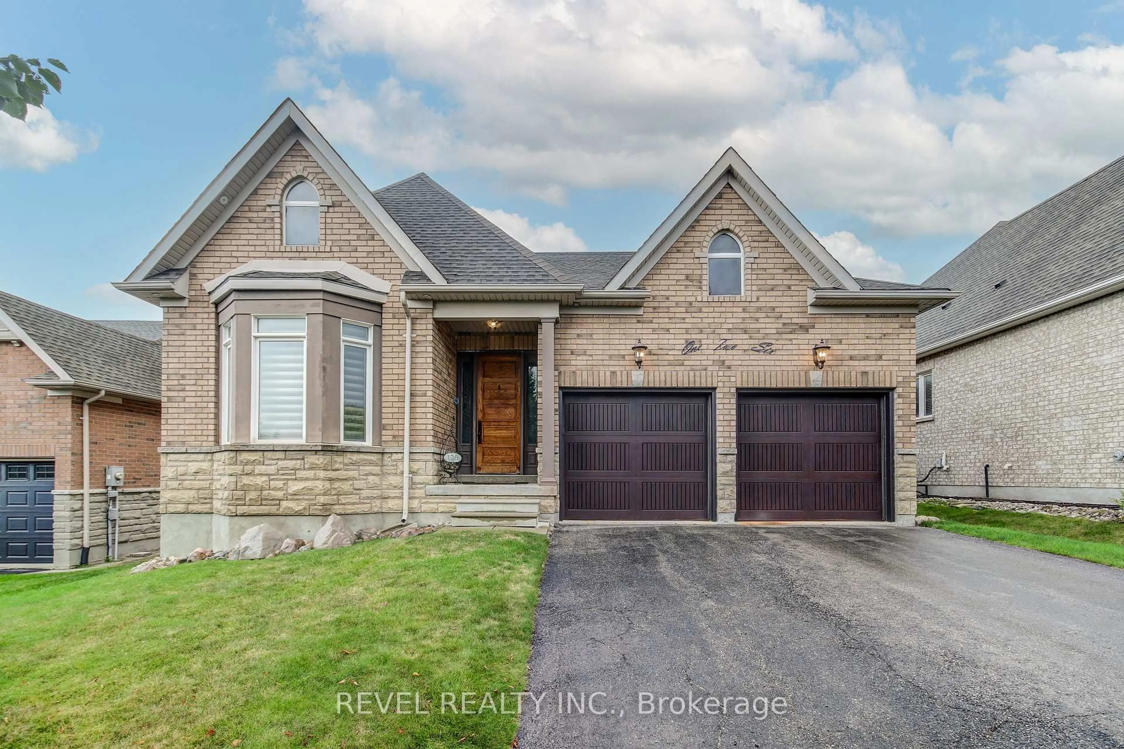 Home with brick exterior material, street for 126 Aberfoyle Mill Cres, Puslinch Ontario N0B 2J0