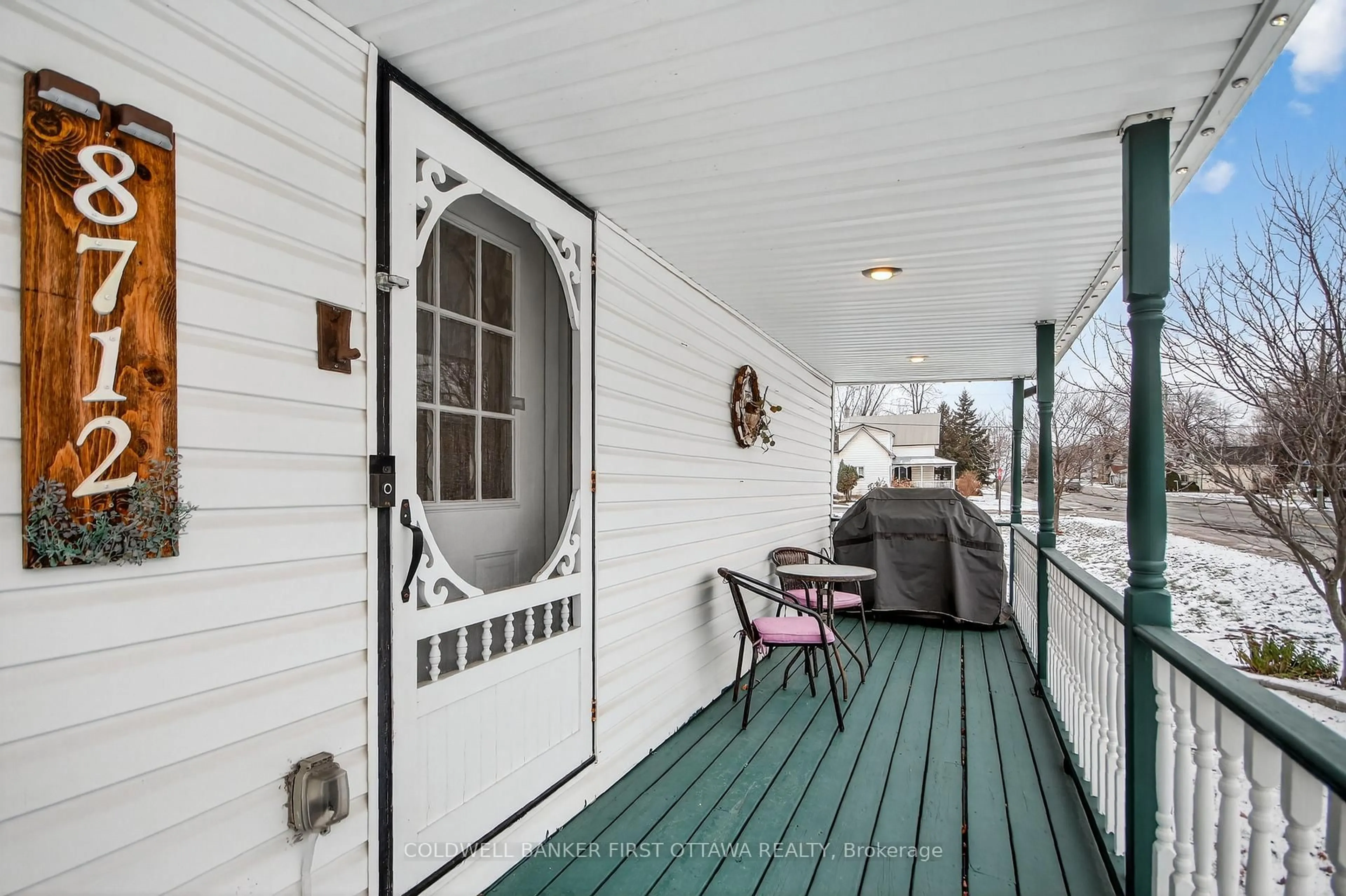 Patio, street for 8712 Bank St, Vernon Ontario K0A 3J0