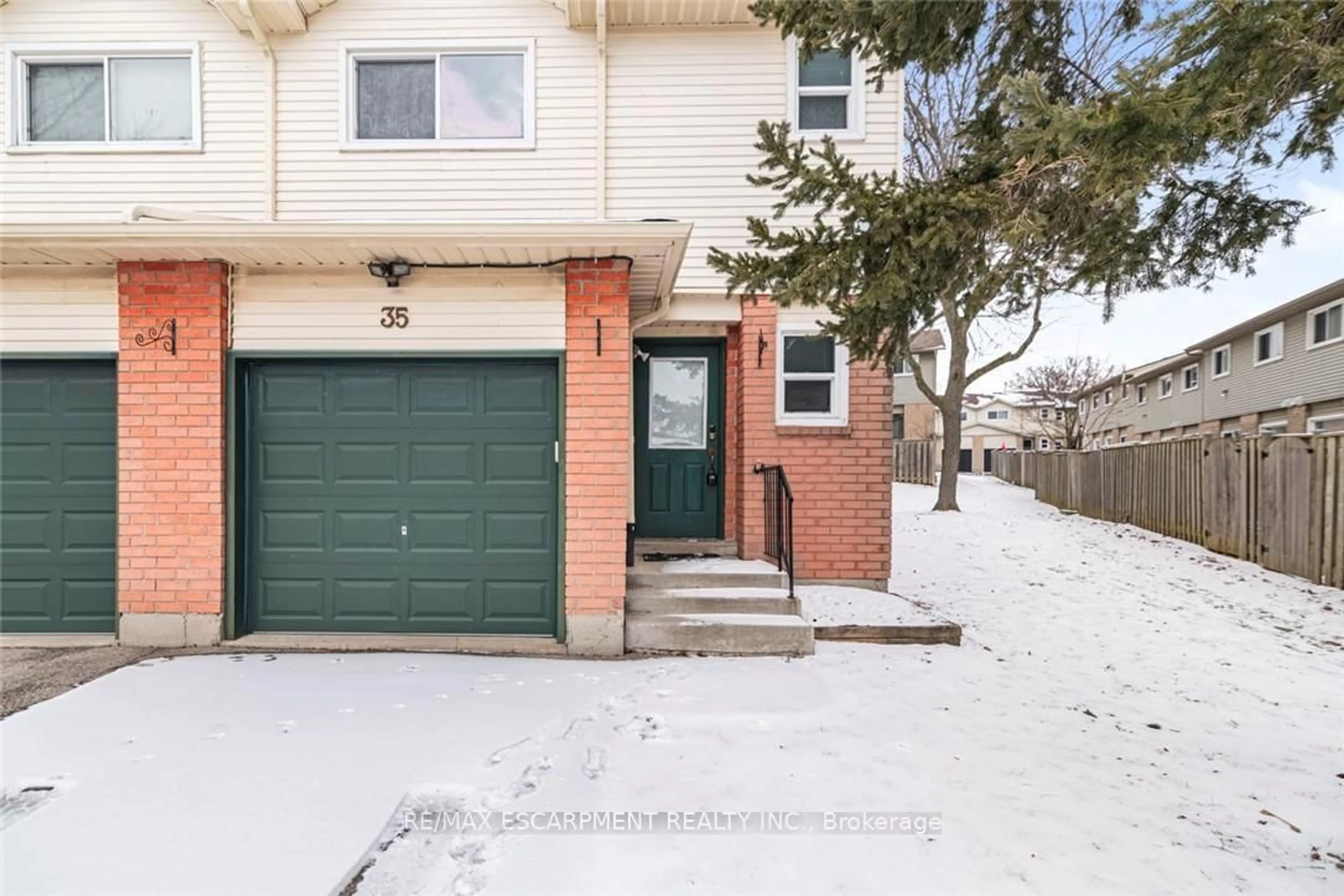 Unknown for 14 Derby St #35, Hamilton Ontario L8W 3T5