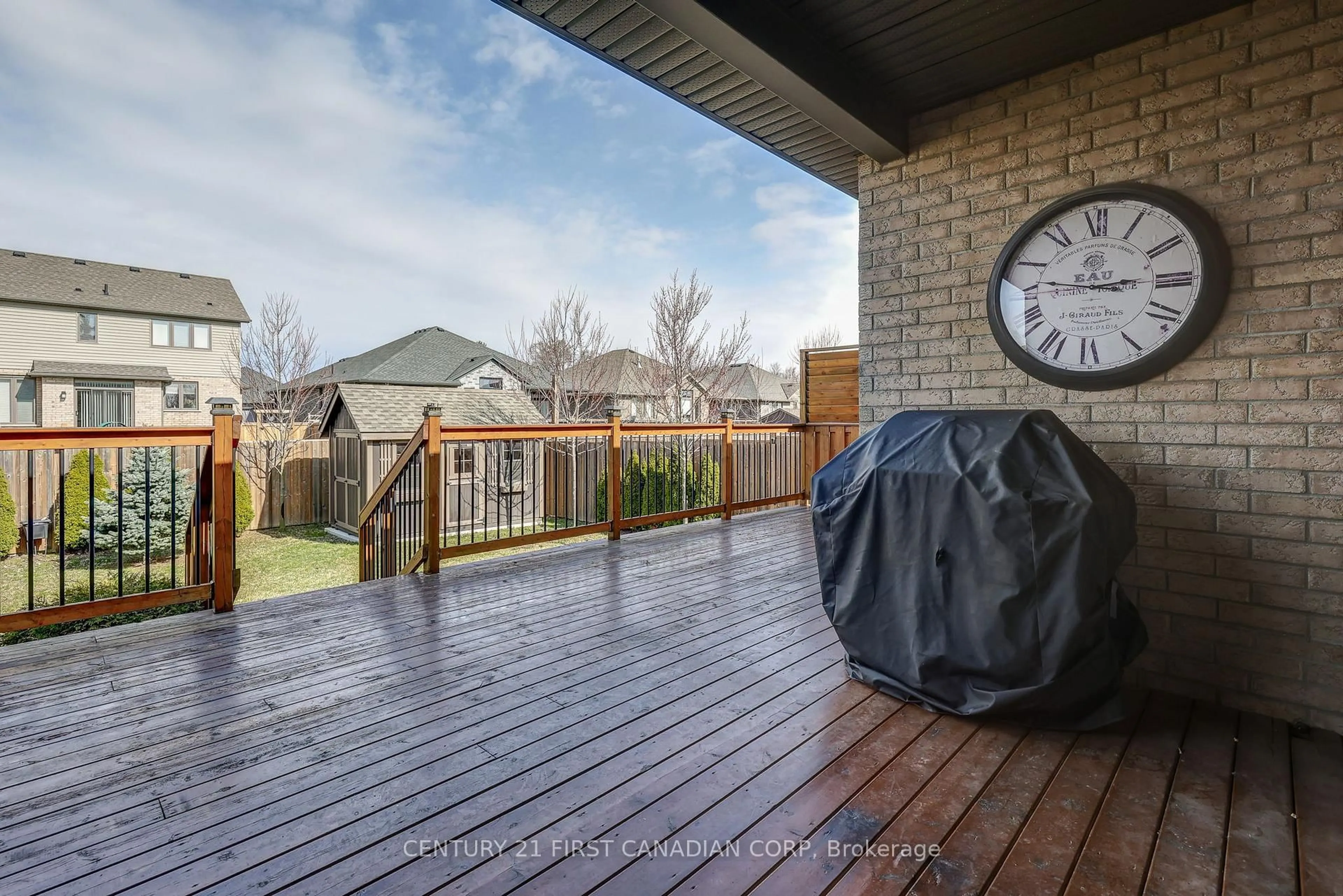 Patio, unknown for 696 BENNETT Cres, Strathroy-Caradoc Ontario N0L 1W0