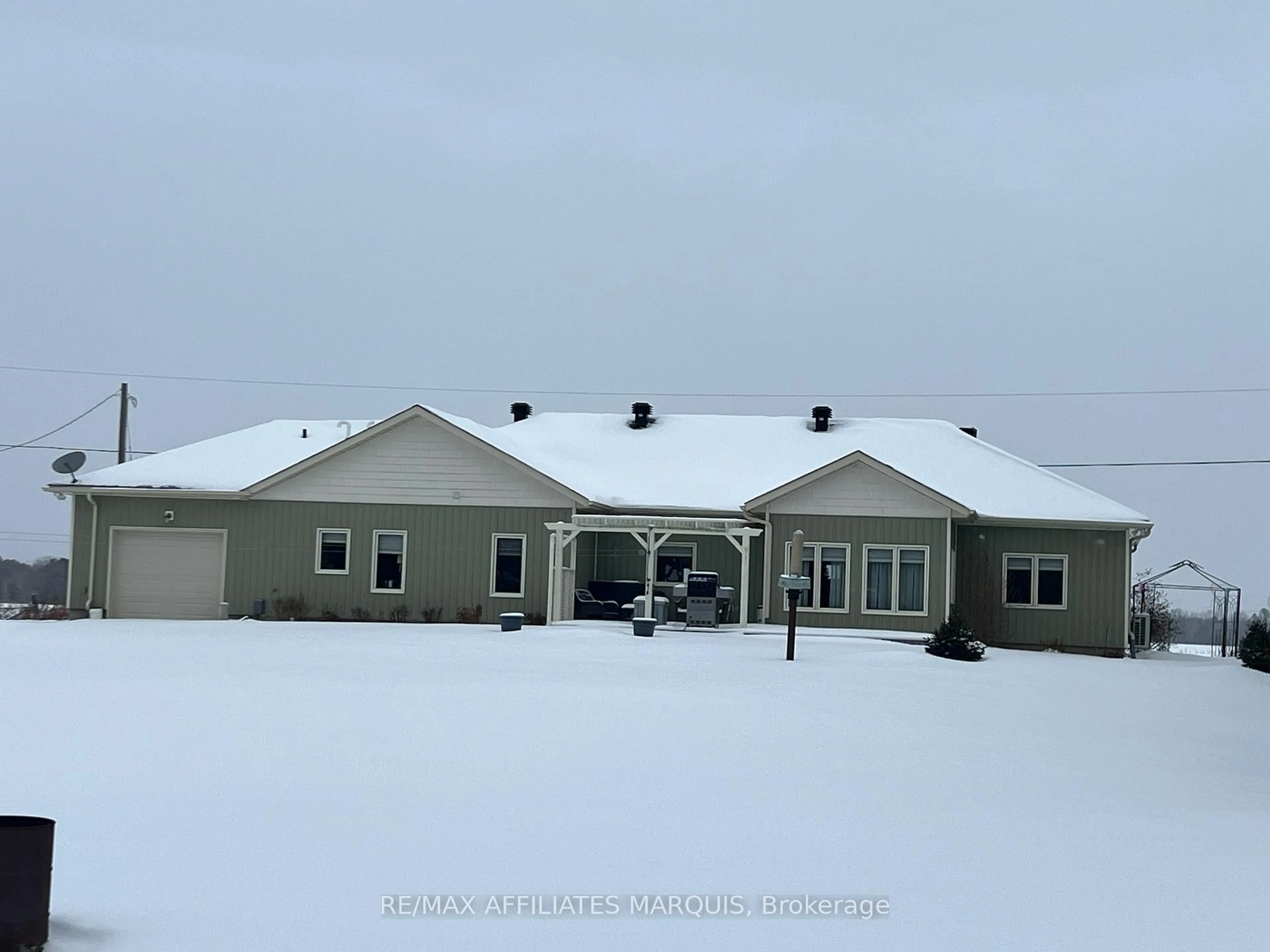 A pic from outside/outdoor area/front of a property/back of a property/a pic from drone, unknown for 100 SUMMERS Rd, Rideau Lakes Ontario K0G 1E0