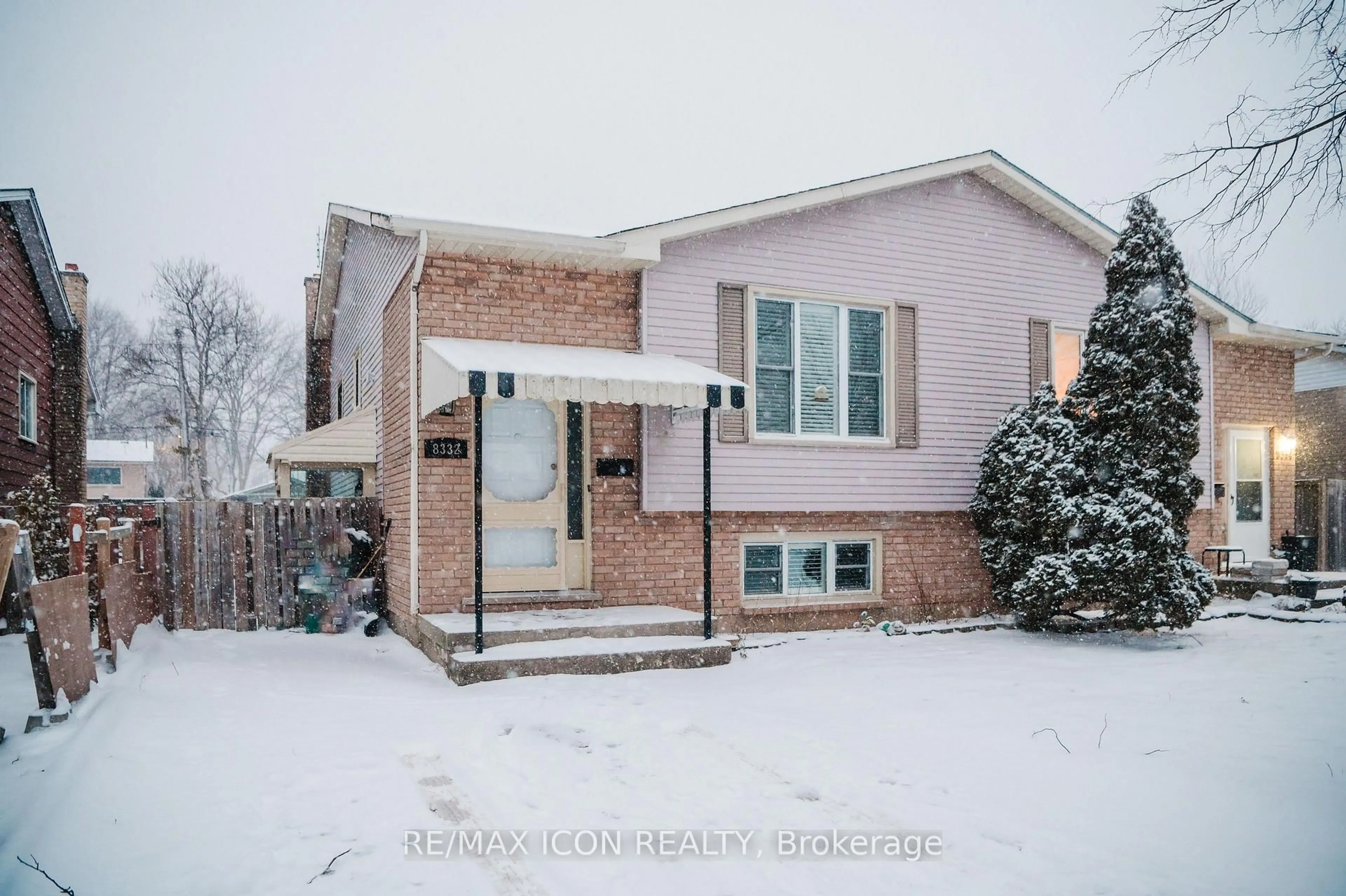 Home with brick exterior material, street for 8332 Mundare Cres, Niagara Falls Ontario L2G 7M5