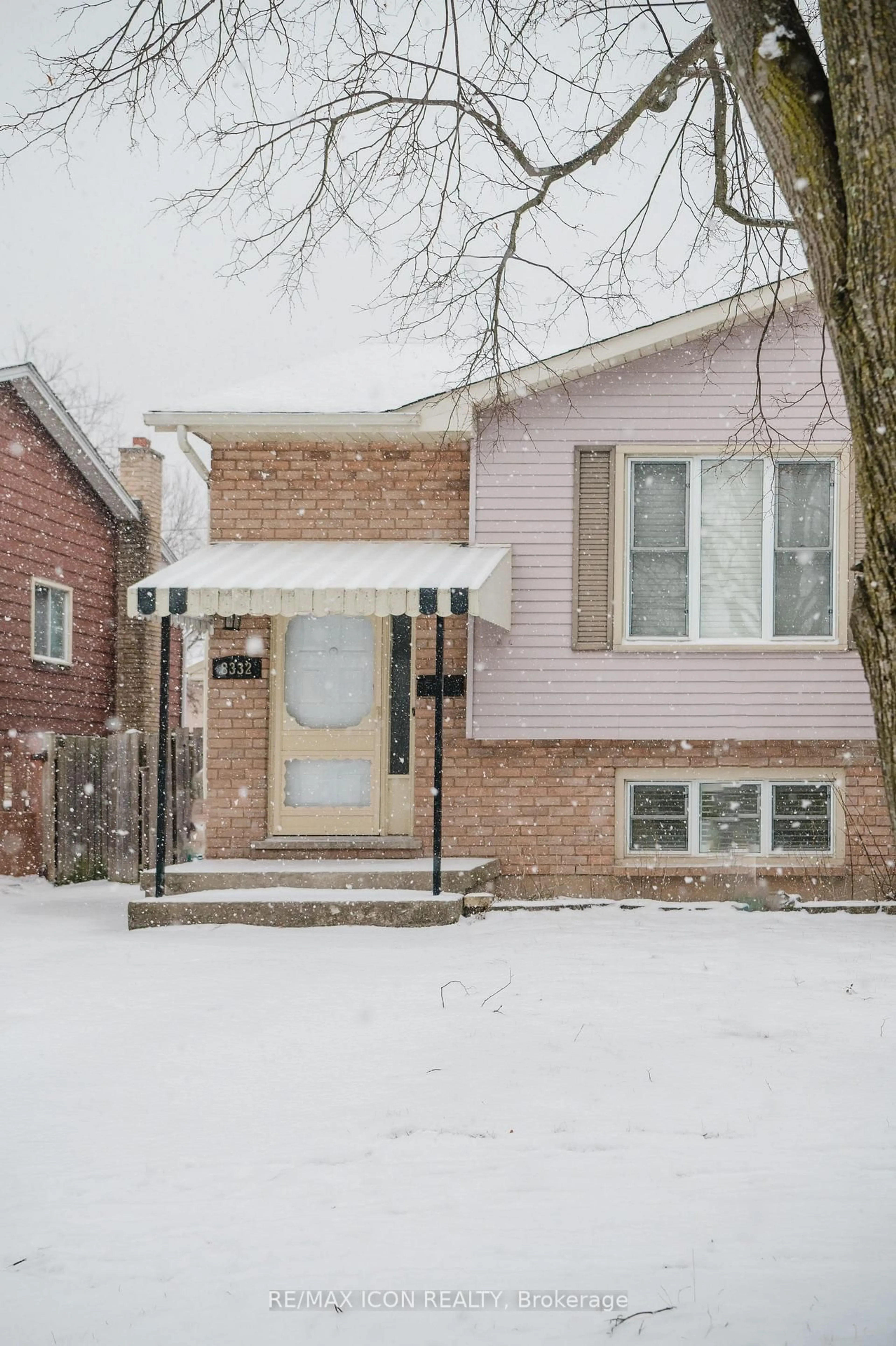 Home with brick exterior material, street for 8332 Mundare Cres, Niagara Falls Ontario L2G 7M5