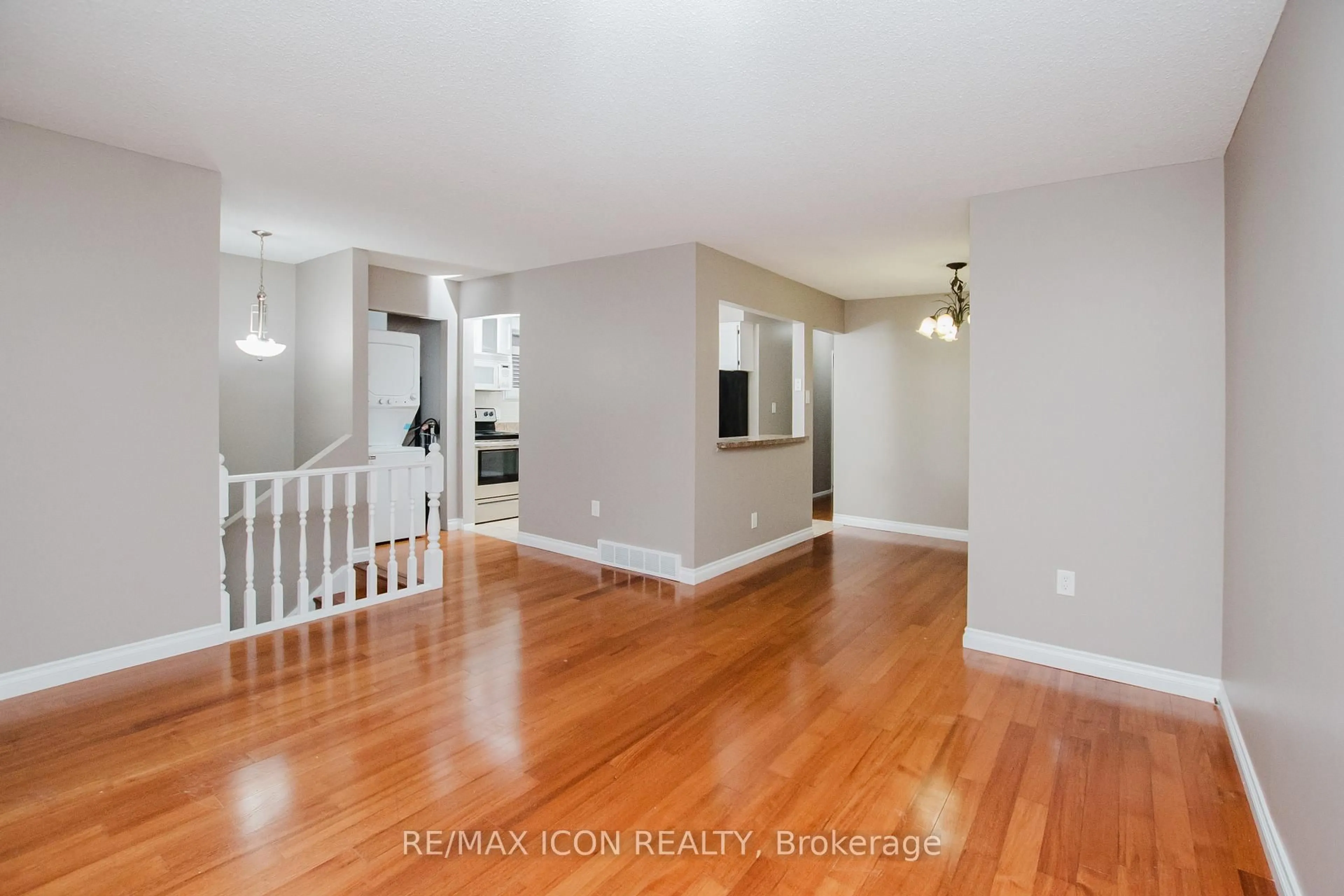 Unknown for 8332 Mundare Cres, Niagara Falls Ontario L2G 7M5