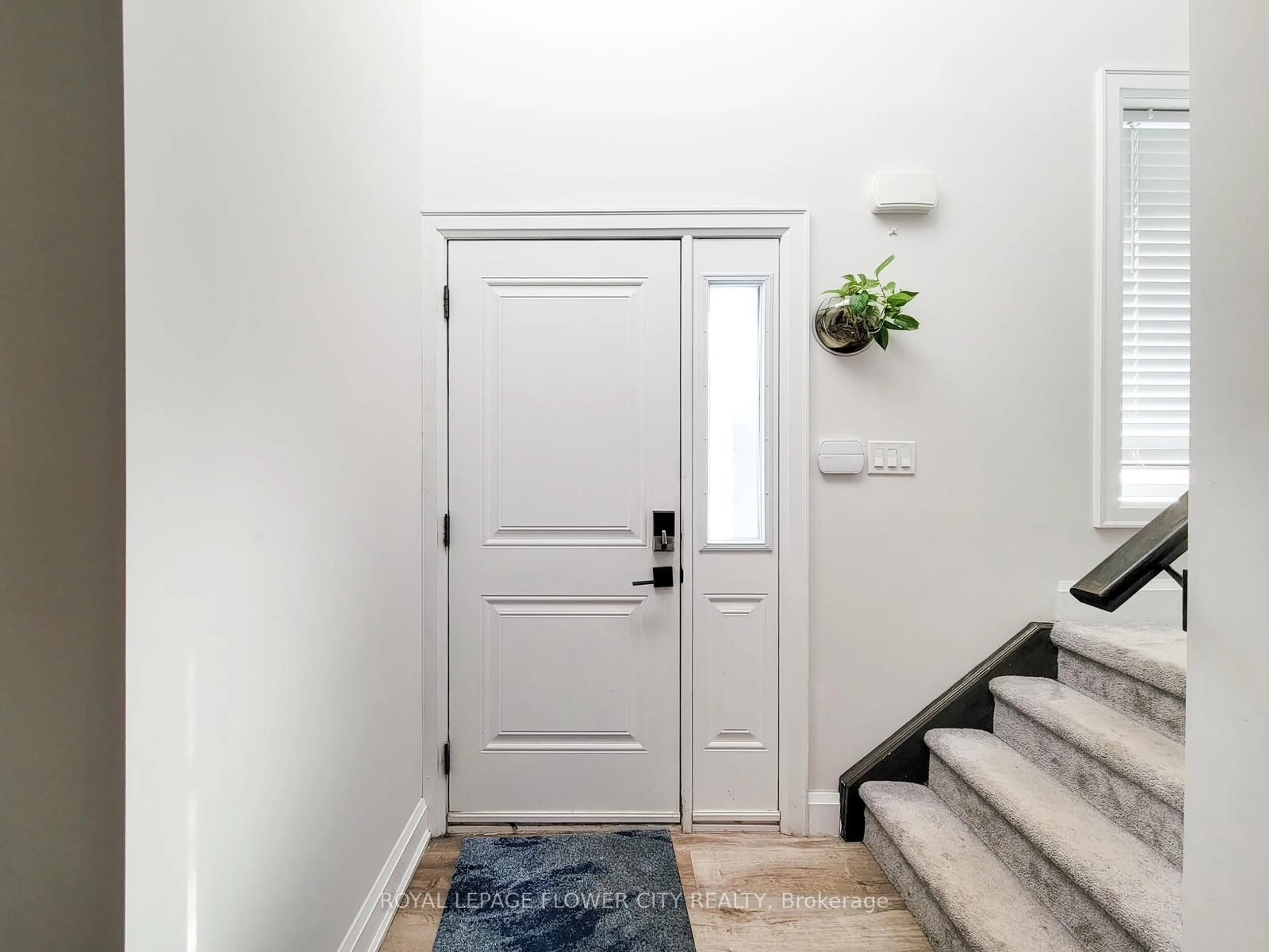 Indoor entryway for 13 Grafton Ave, Hamilton Ontario L8H 7E6
