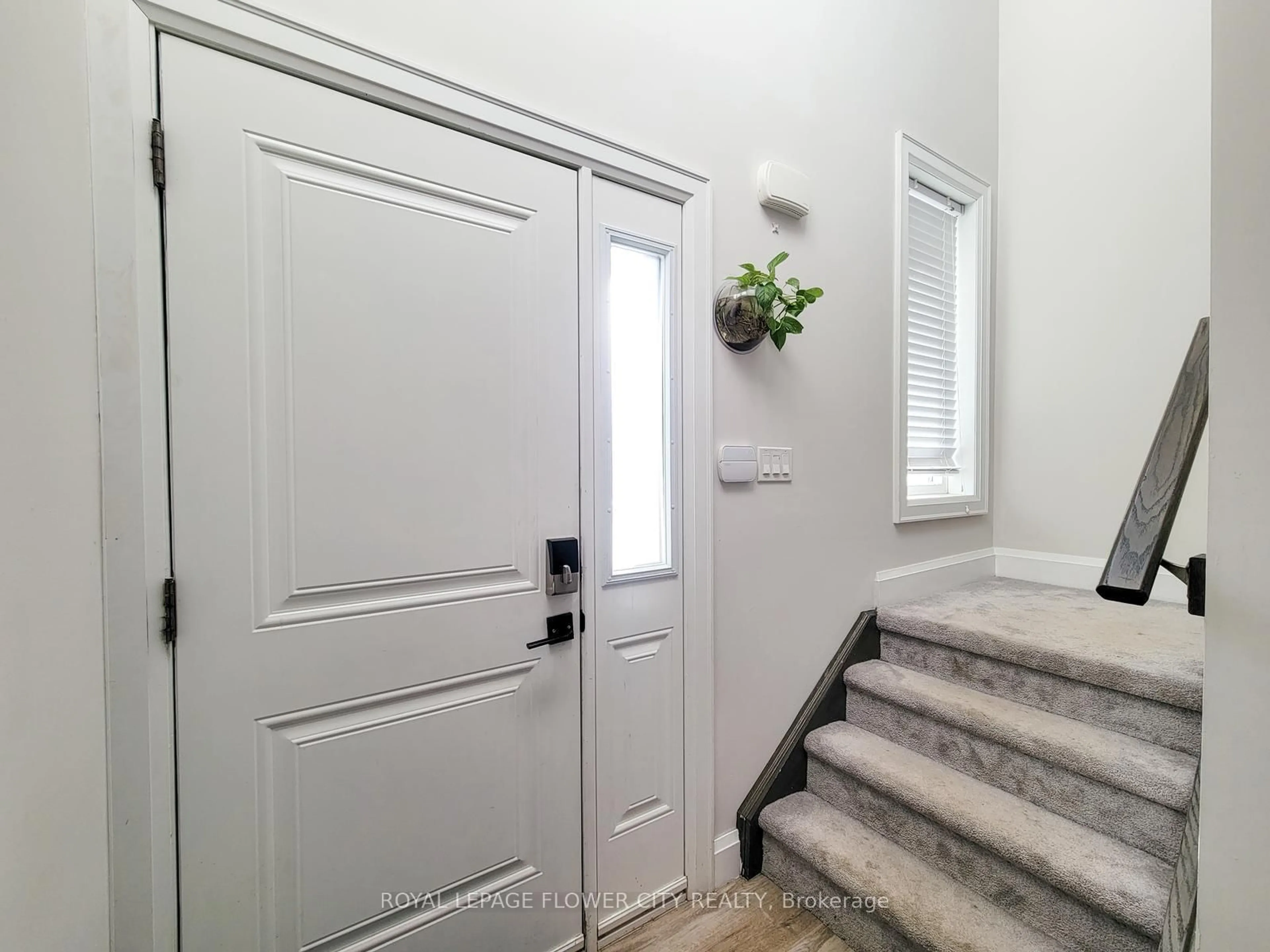 Indoor entryway for 13 Grafton Ave, Hamilton Ontario L8H 7E6