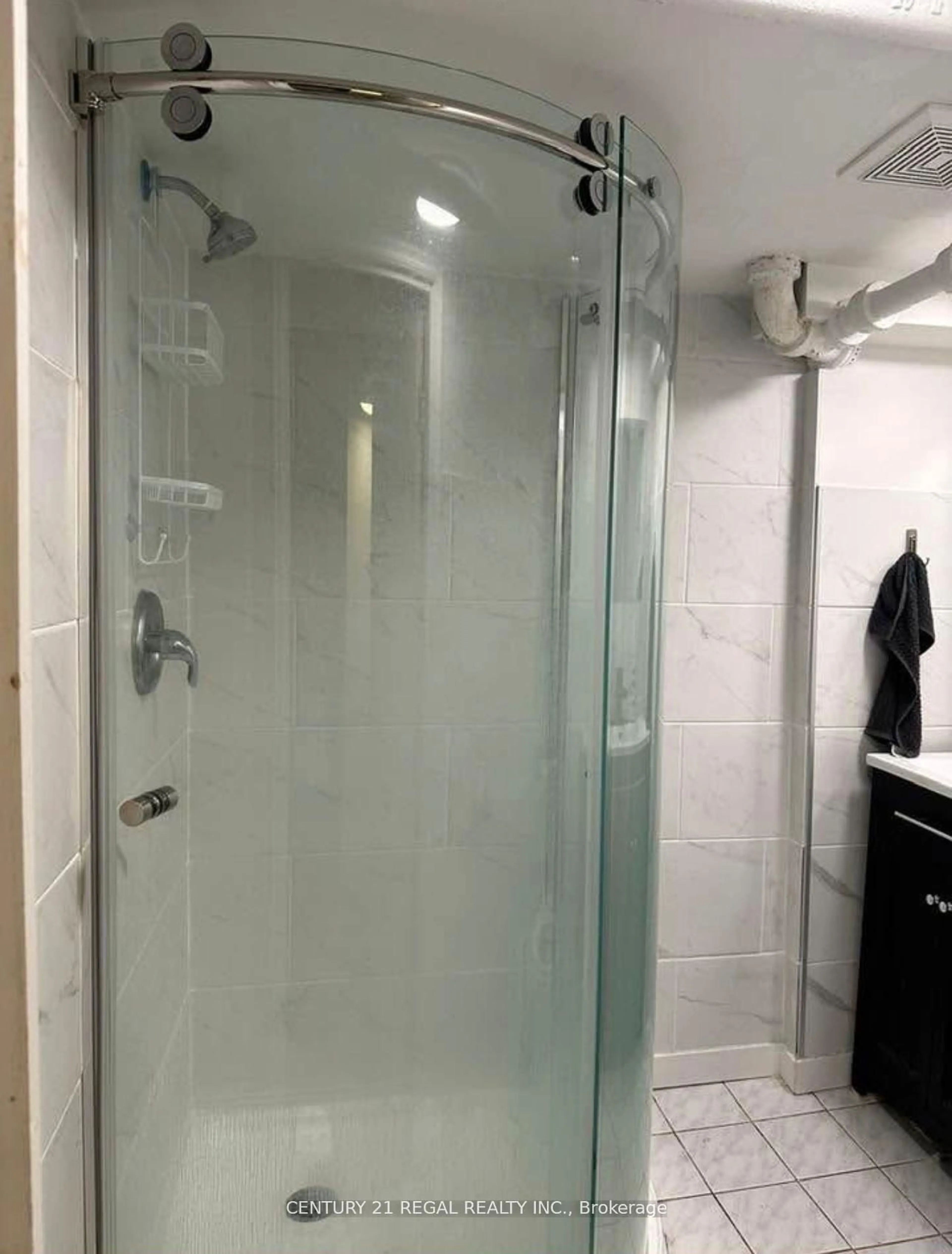 Standard bathroom, unknown for 34 Dalewood Ave, Hamilton Ontario L8S 1Y8