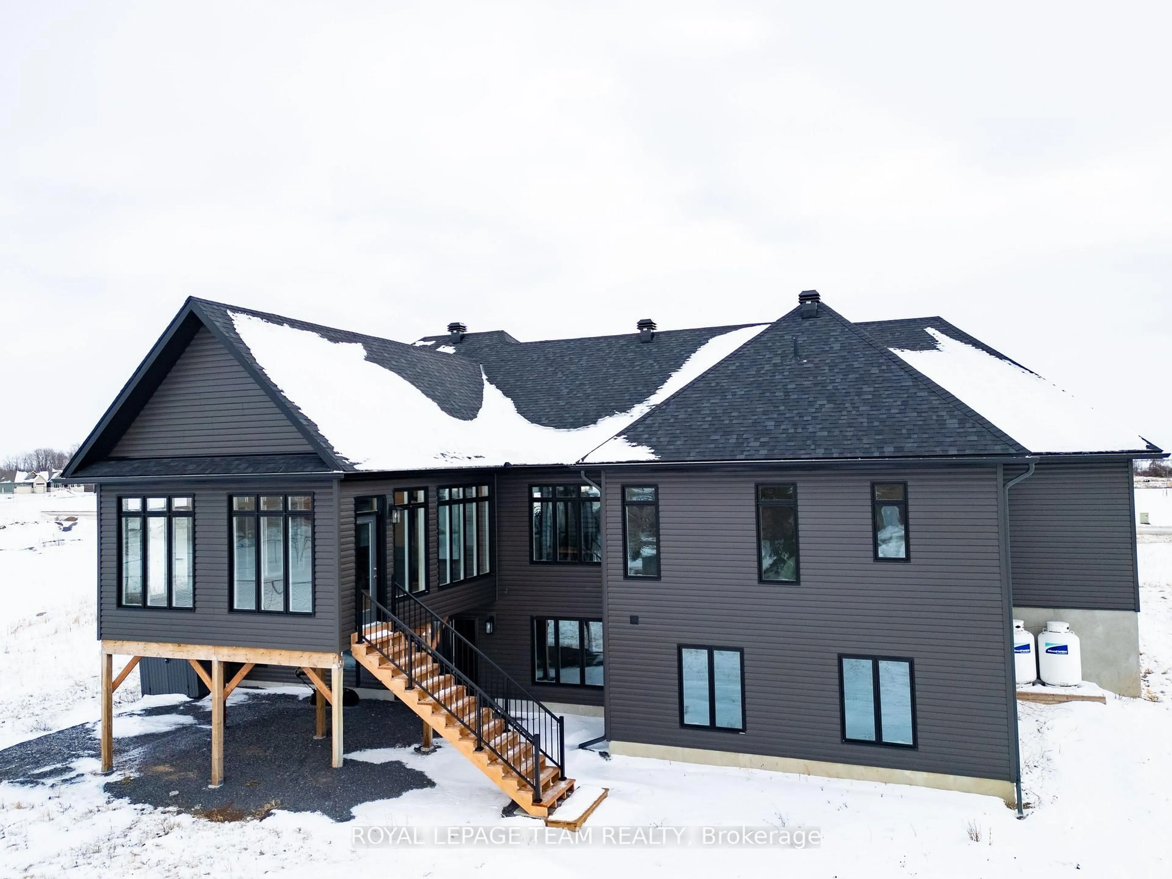 A pic from outside/outdoor area/front of a property/back of a property/a pic from drone, mountain view for 224 Trudeau Cres, Russell Ontario K4R 1E5
