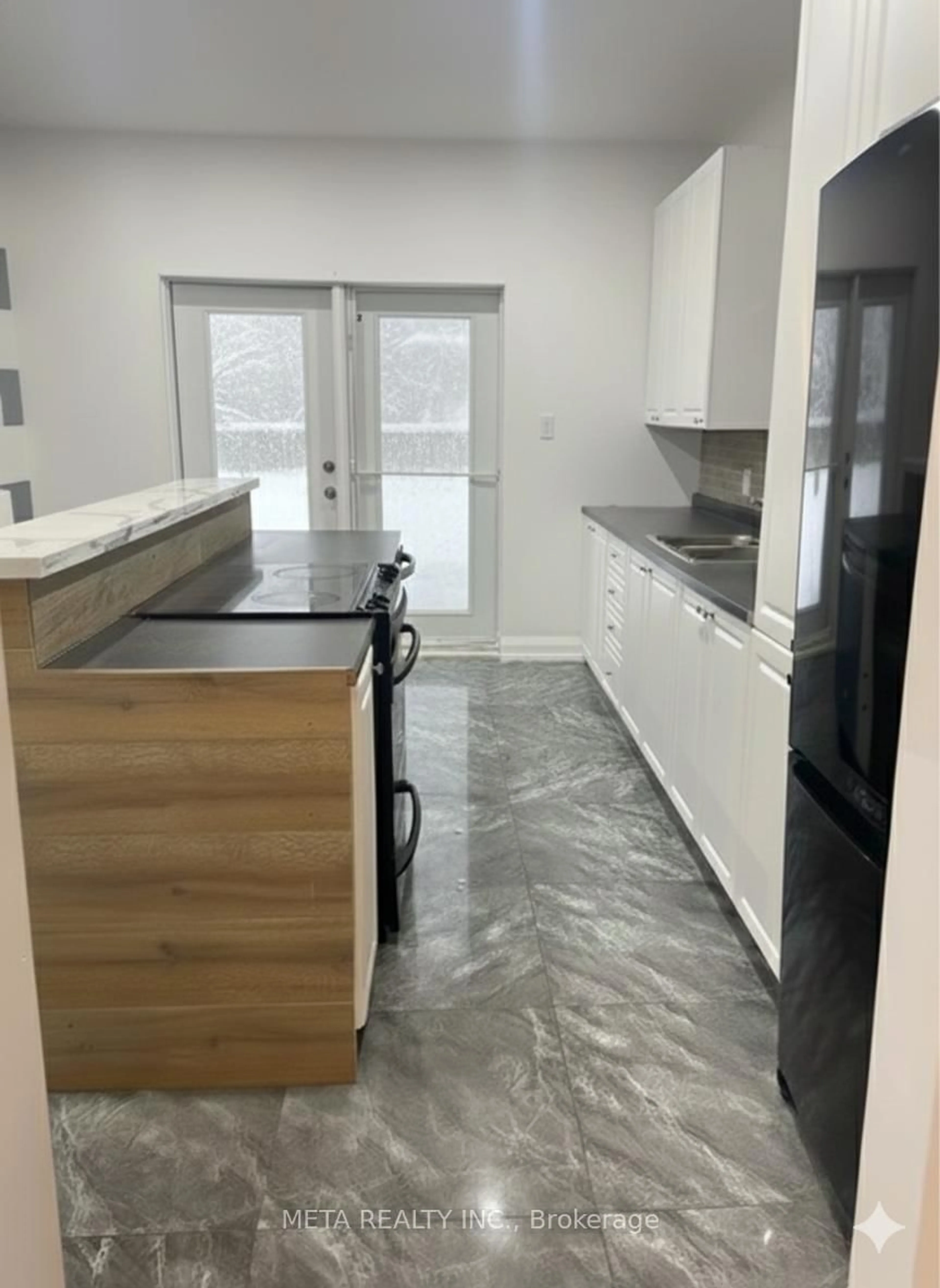 Unknown for 636 Union St, Peterborough Ontario K9H 3V5