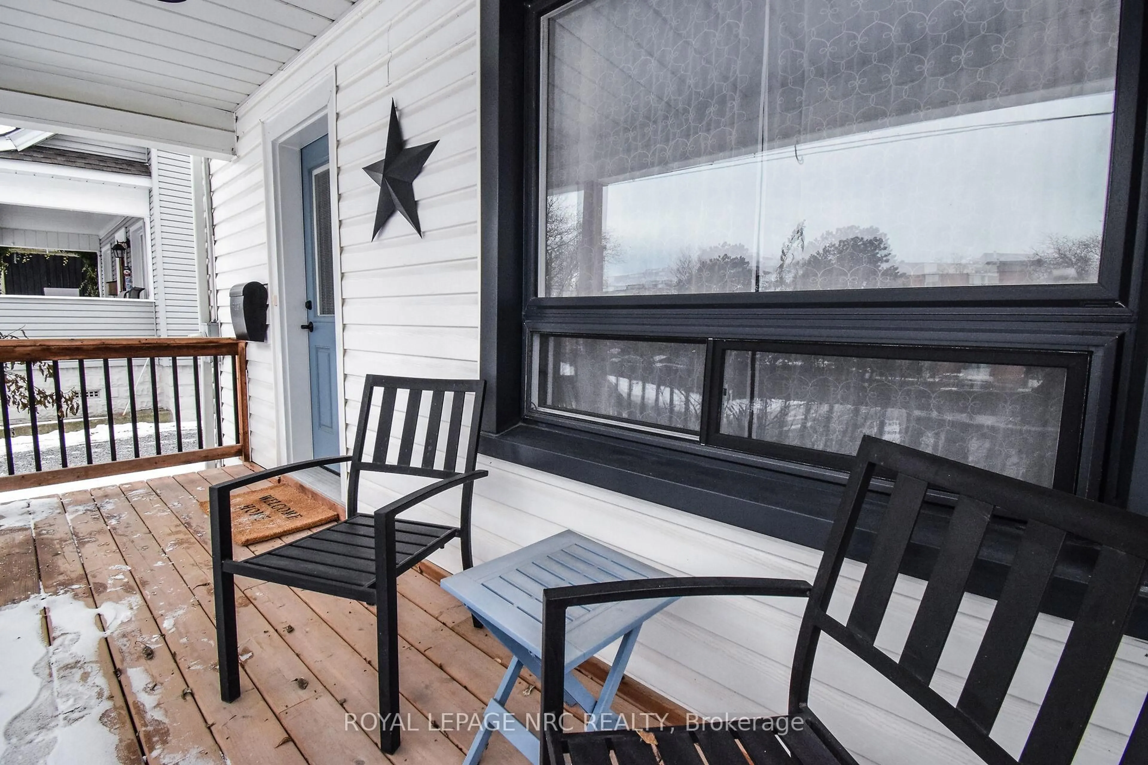 Patio, street for 5121 Fourth Ave, Niagara Falls Ontario L2E 4P7