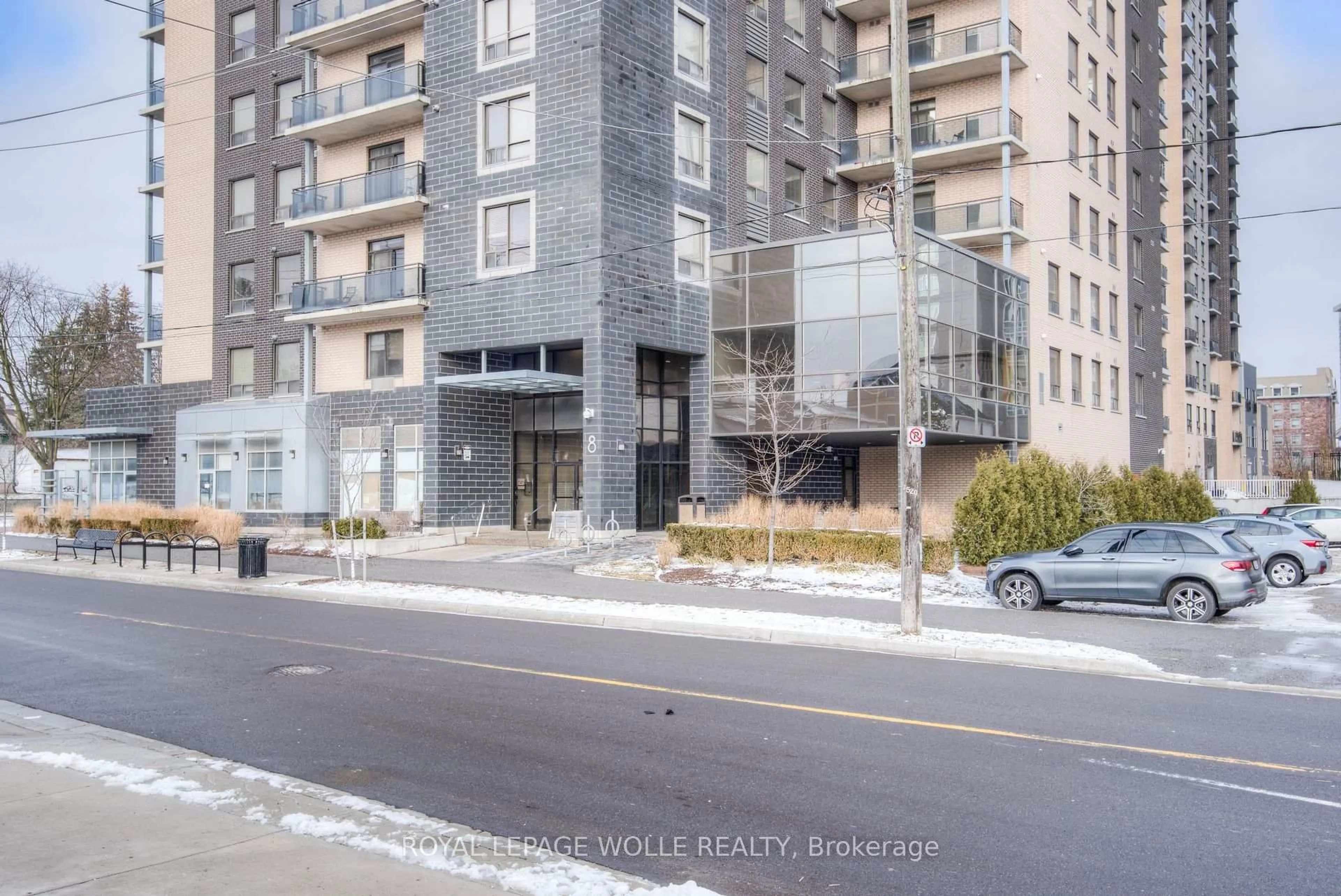 Unknown for 8 Hickory St #401, Waterloo Ontario N2L 3H6