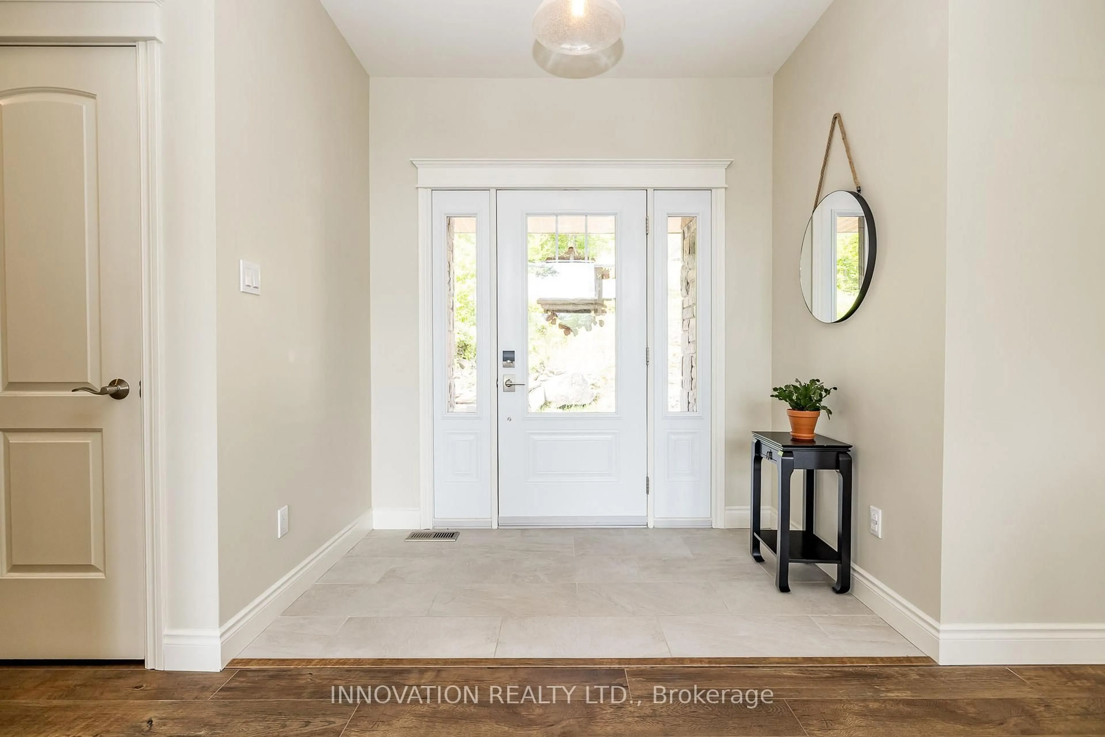 Indoor entryway for 103 A Carriage Landing Dr, Haley Station Ontario K0J 1Y0
