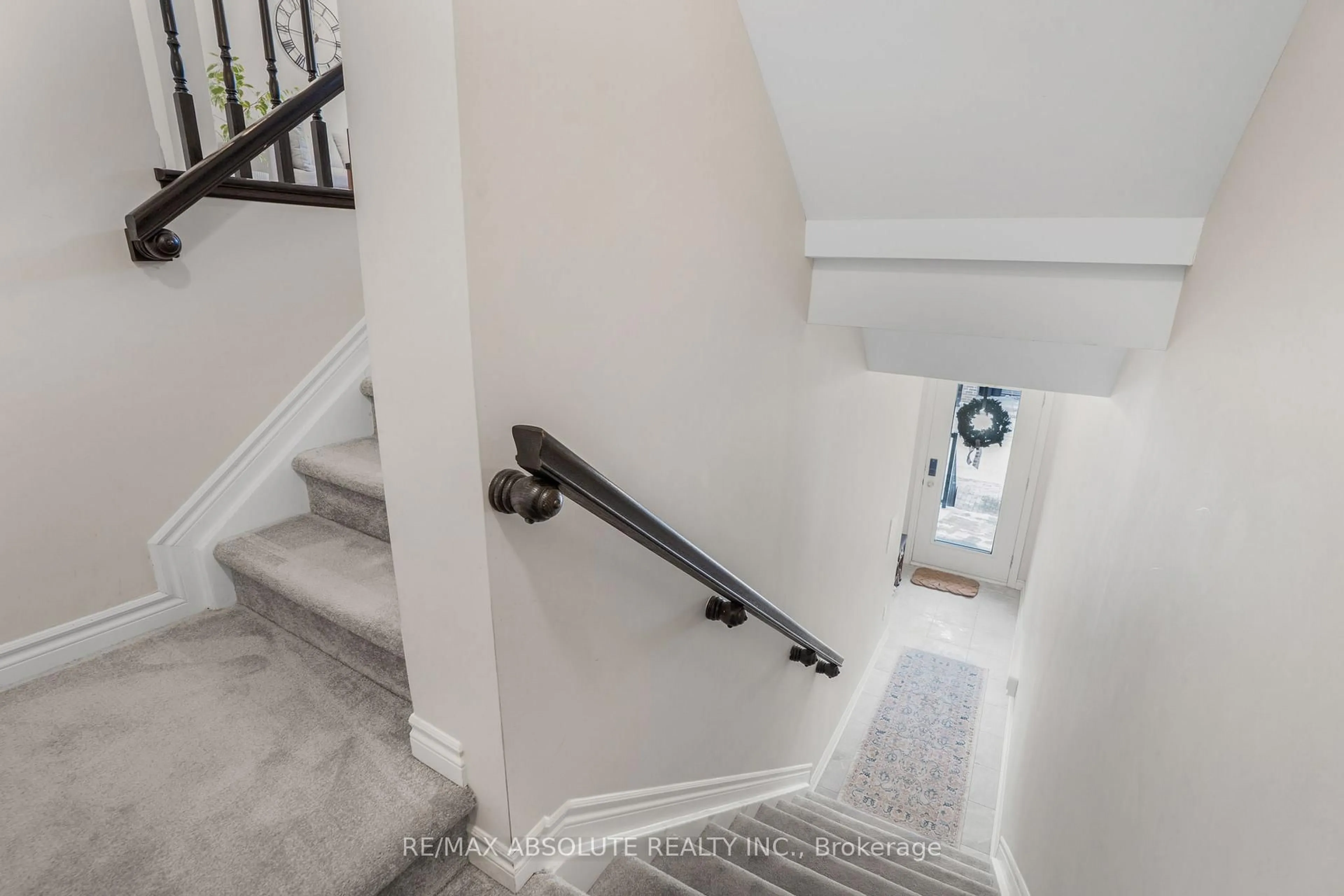 Stairs for 605 Makwa Private, Ottawa Ontario K1K 5A4