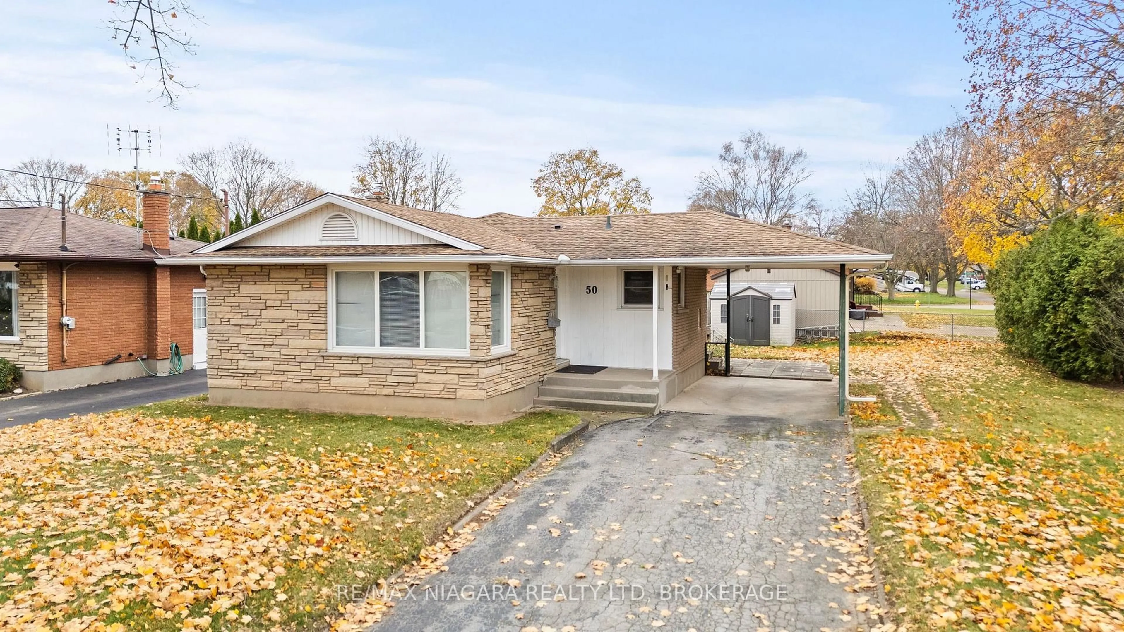 Home with brick exterior material, street for 50 Royal Manor Dr, St. Catharines Ontario L2M 4L6