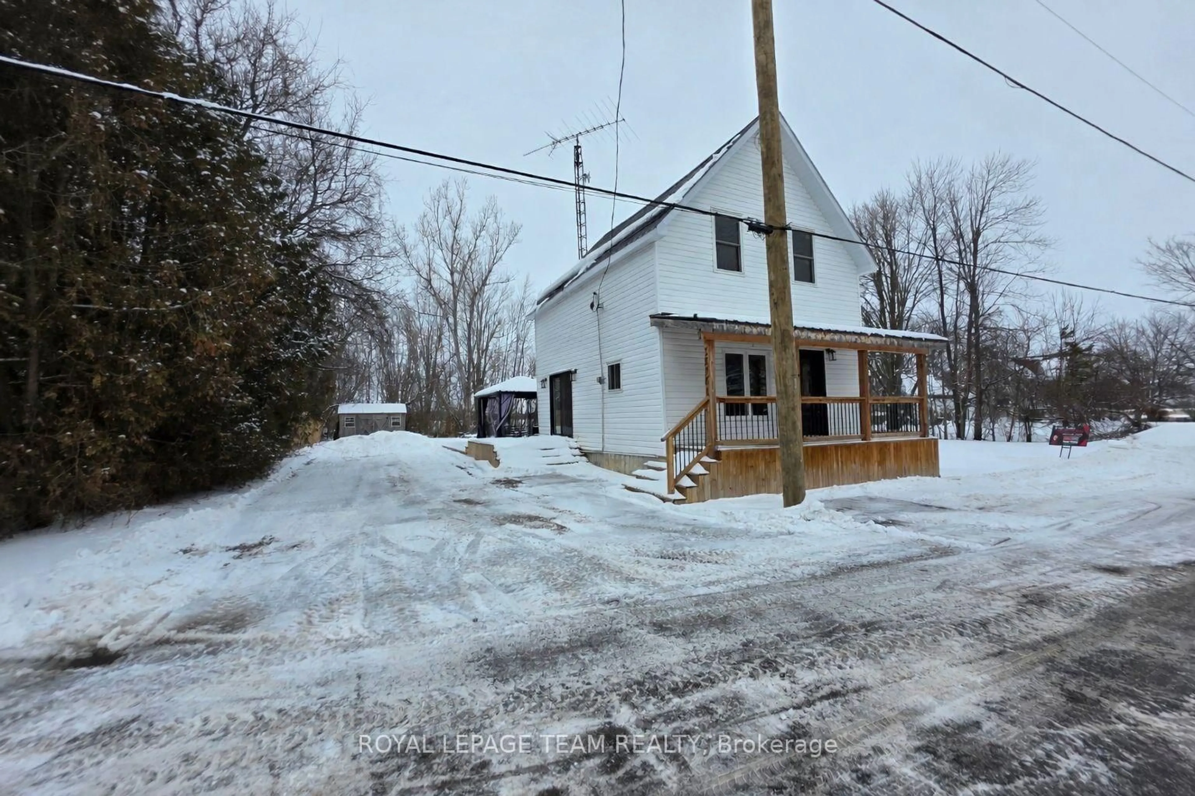 A pic from outside/outdoor area/front of a property/back of a property/a pic from drone, street for 12361 Winchester Springs Rd, North Dundas Ontario K0C 2L0