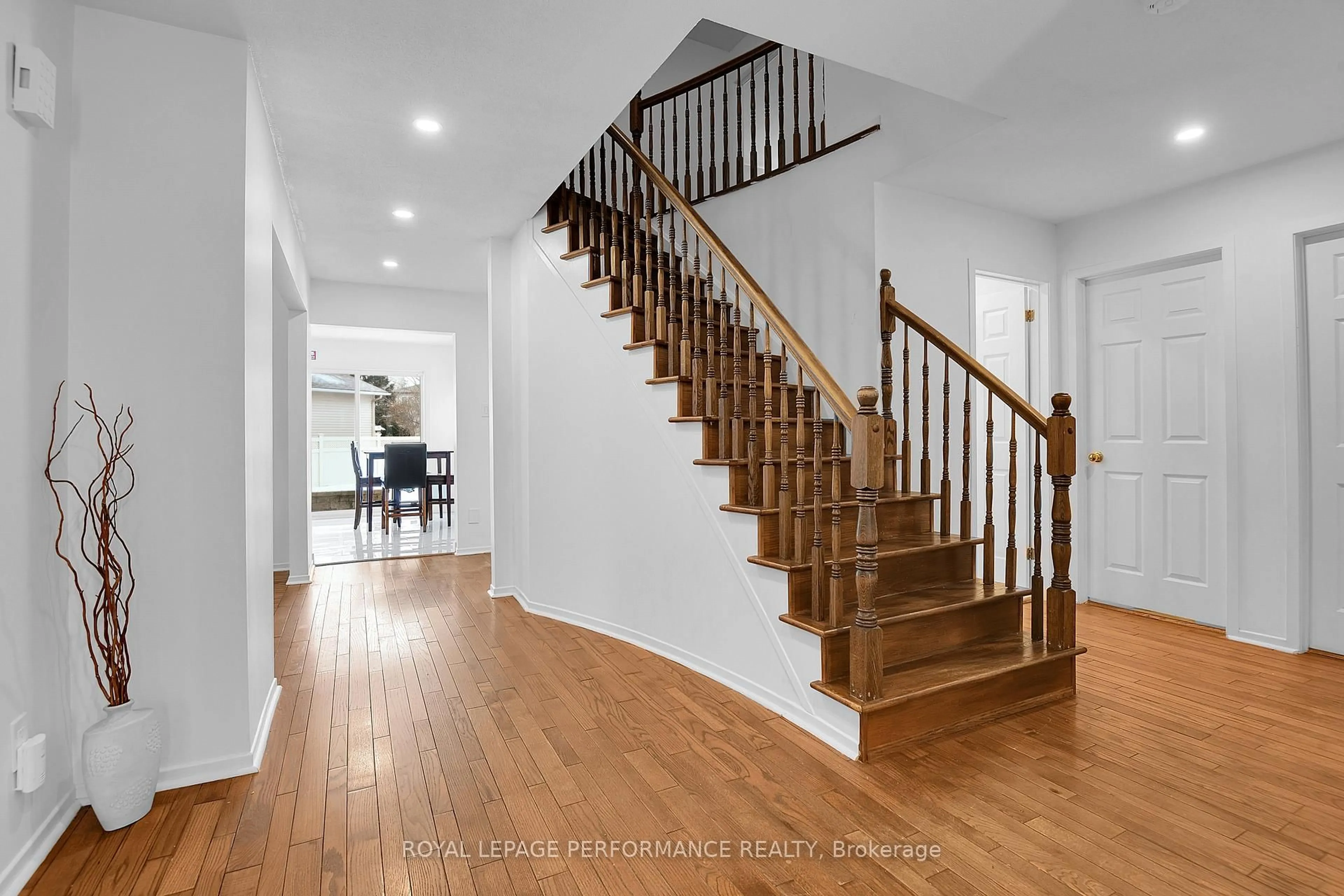 Unknown for 1646 Sunview Dr, Orleans Ontario K1C 5C5