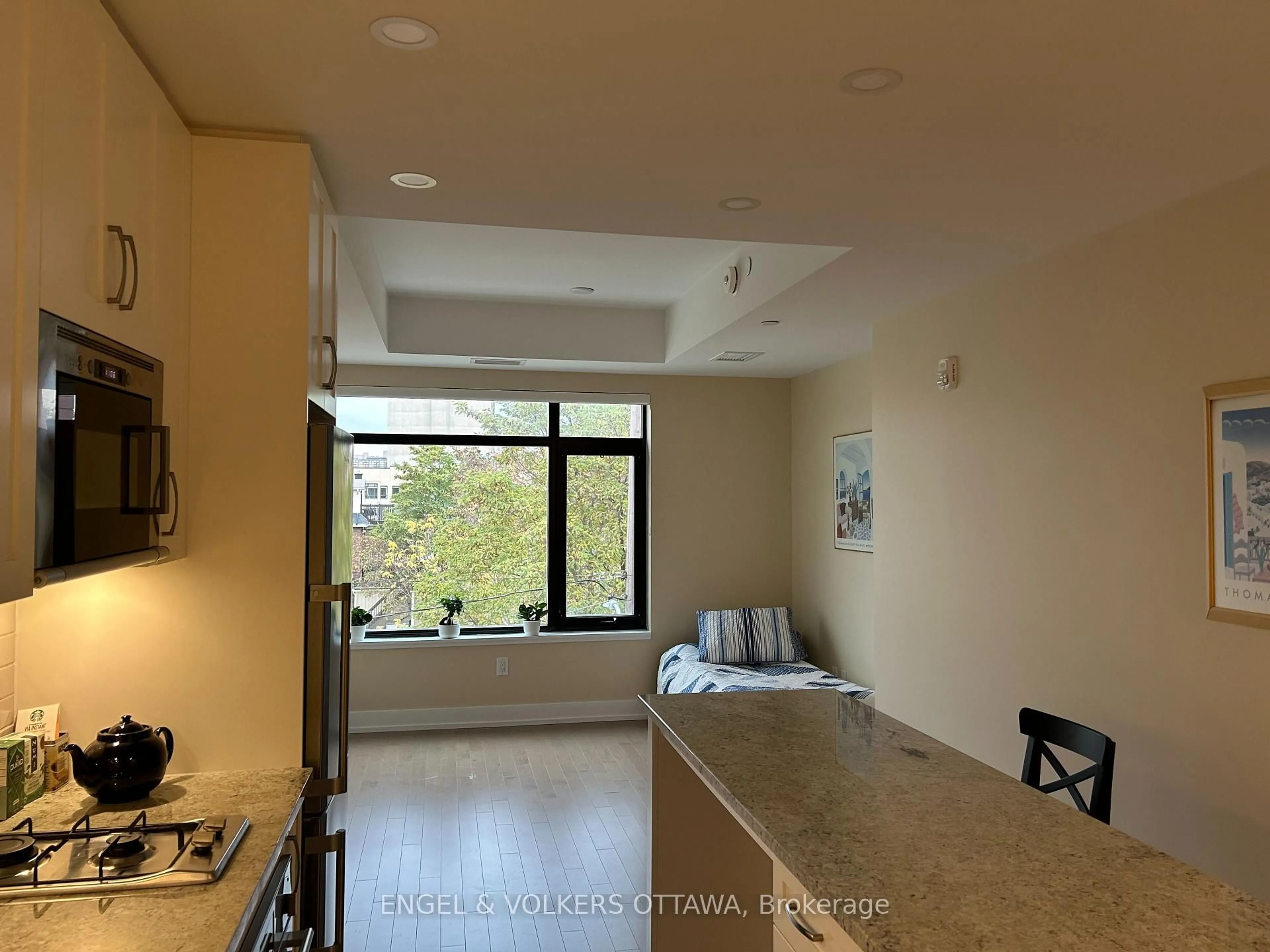 Unknown for 60 Springhurst Ave #303, Ottawa Ontario K1S 5V7