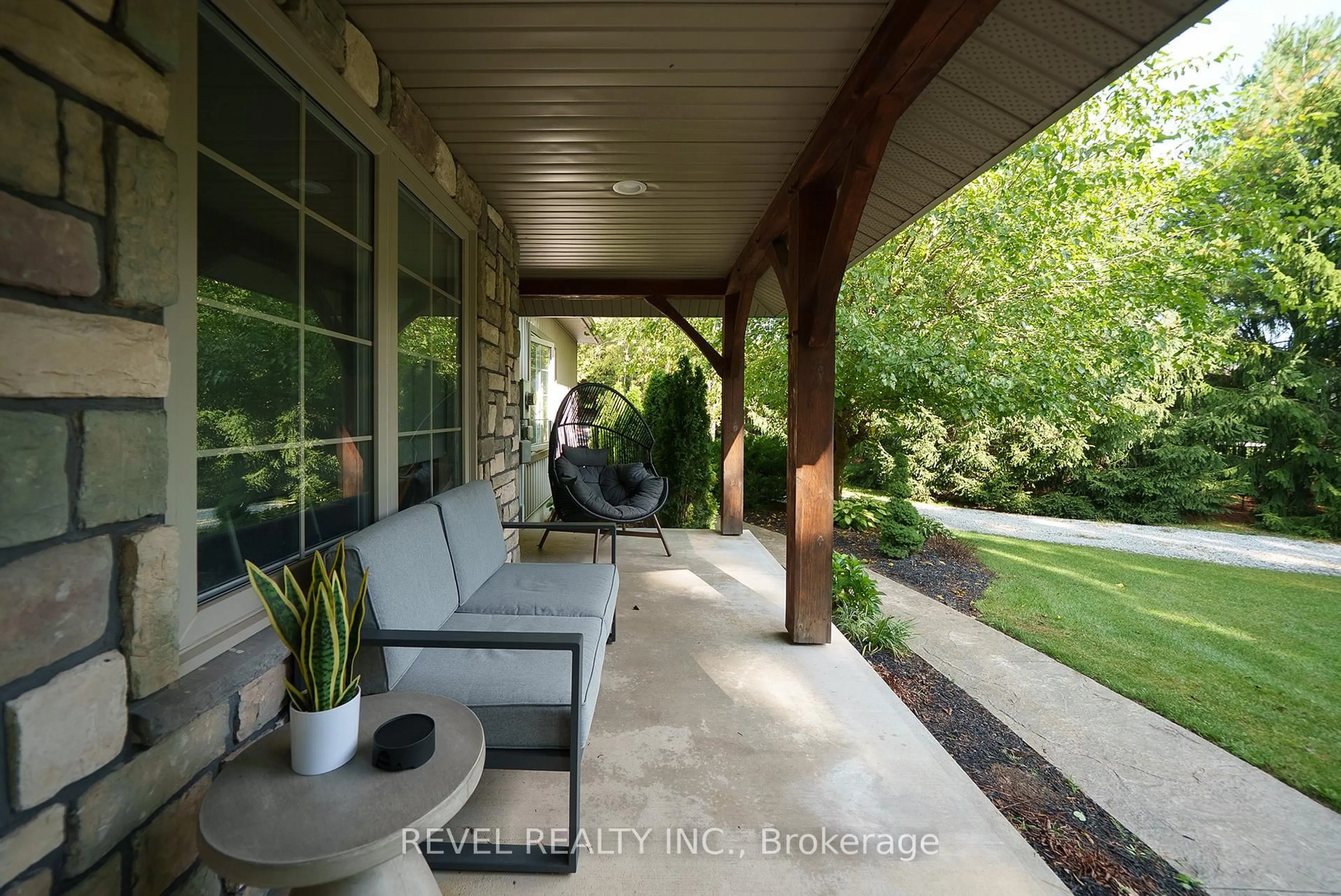 Patio, street for 9 Michael's Lane, Tillsonburg Ontario N4G 4G9