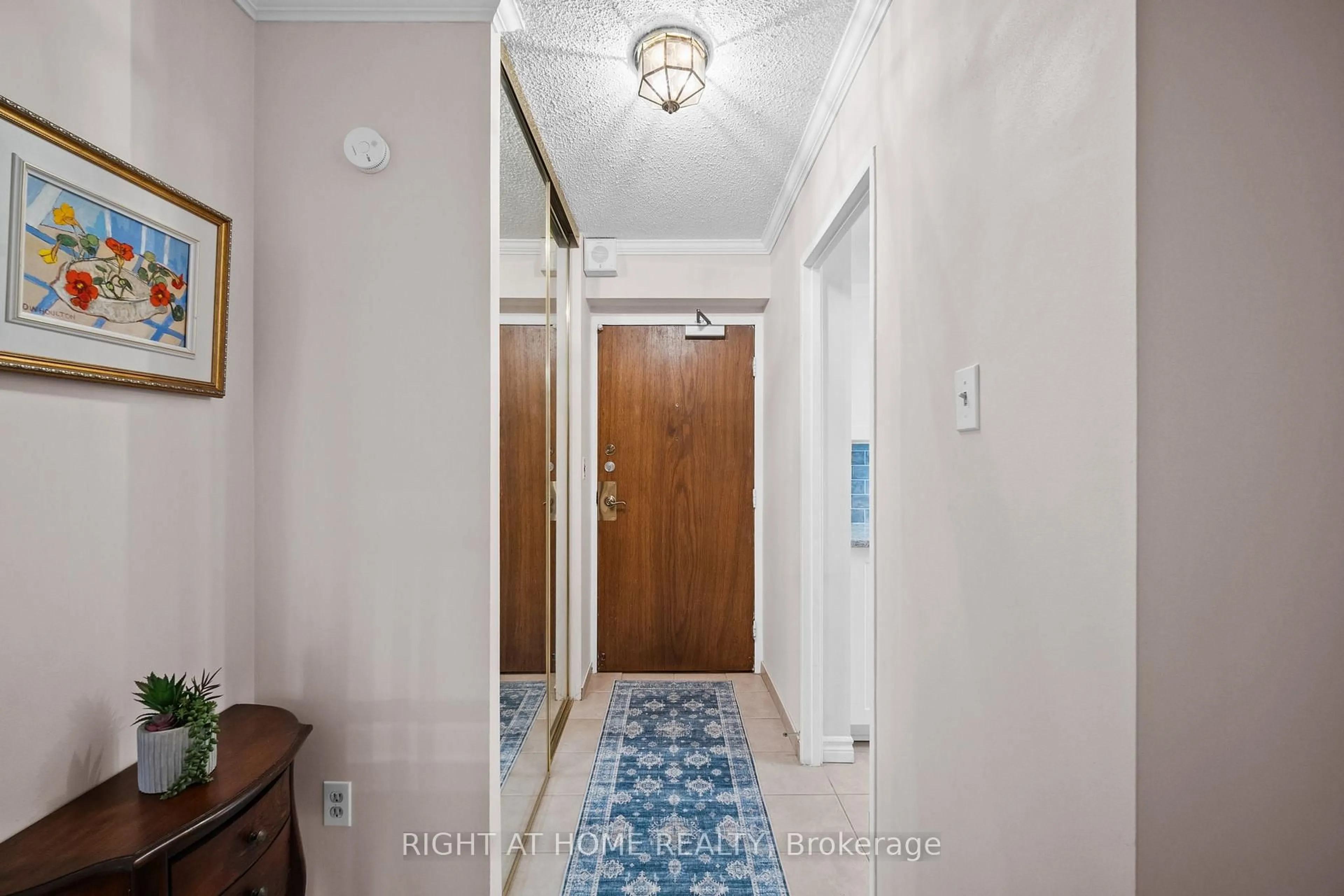 Indoor entryway for 1025 RICHMOND Rd #1006, Ottawa Ontario K2B 8G8