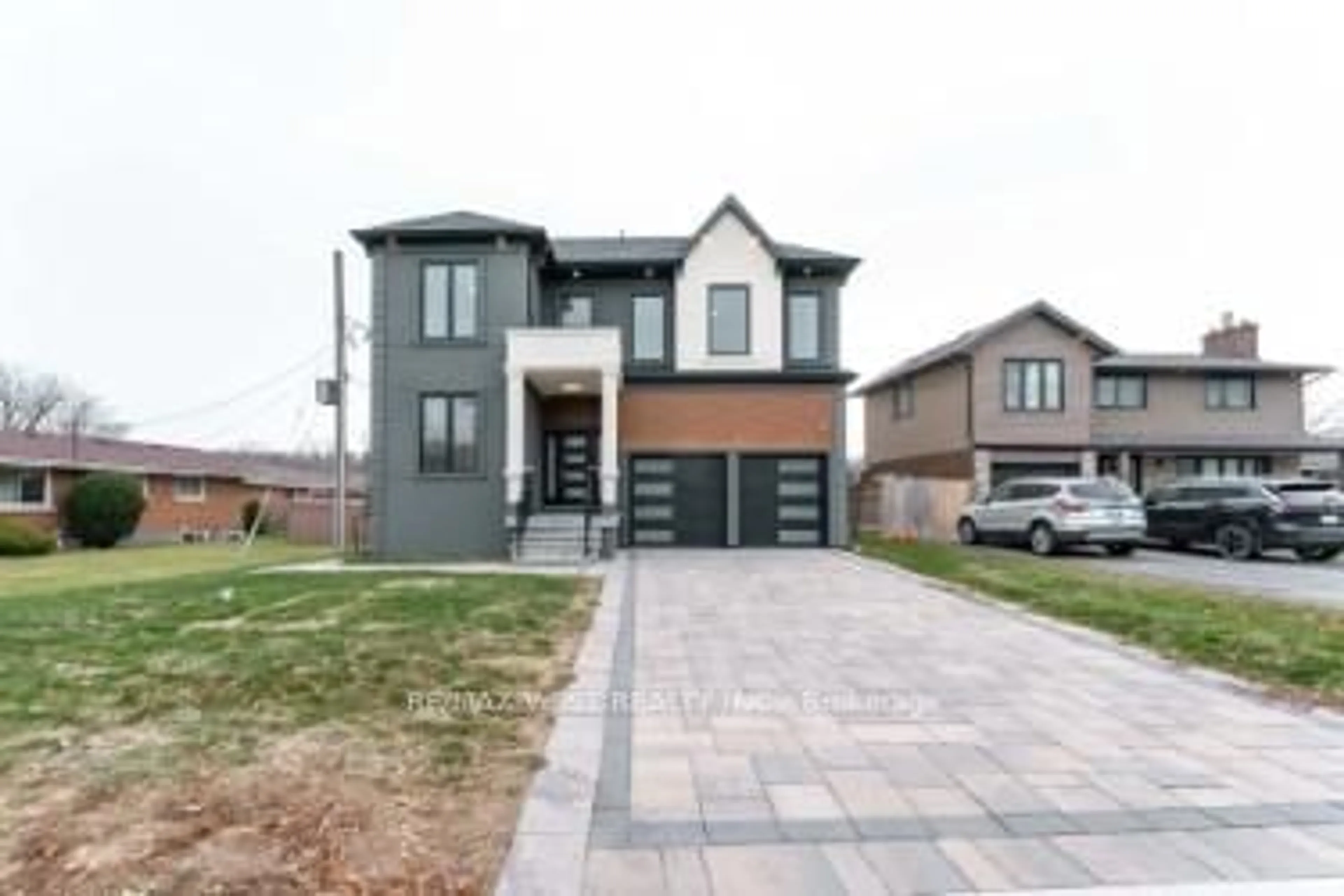 Home with brick exterior material, street for 185 Riverview Blvd, St. Catharines Ontario L2T 3M6