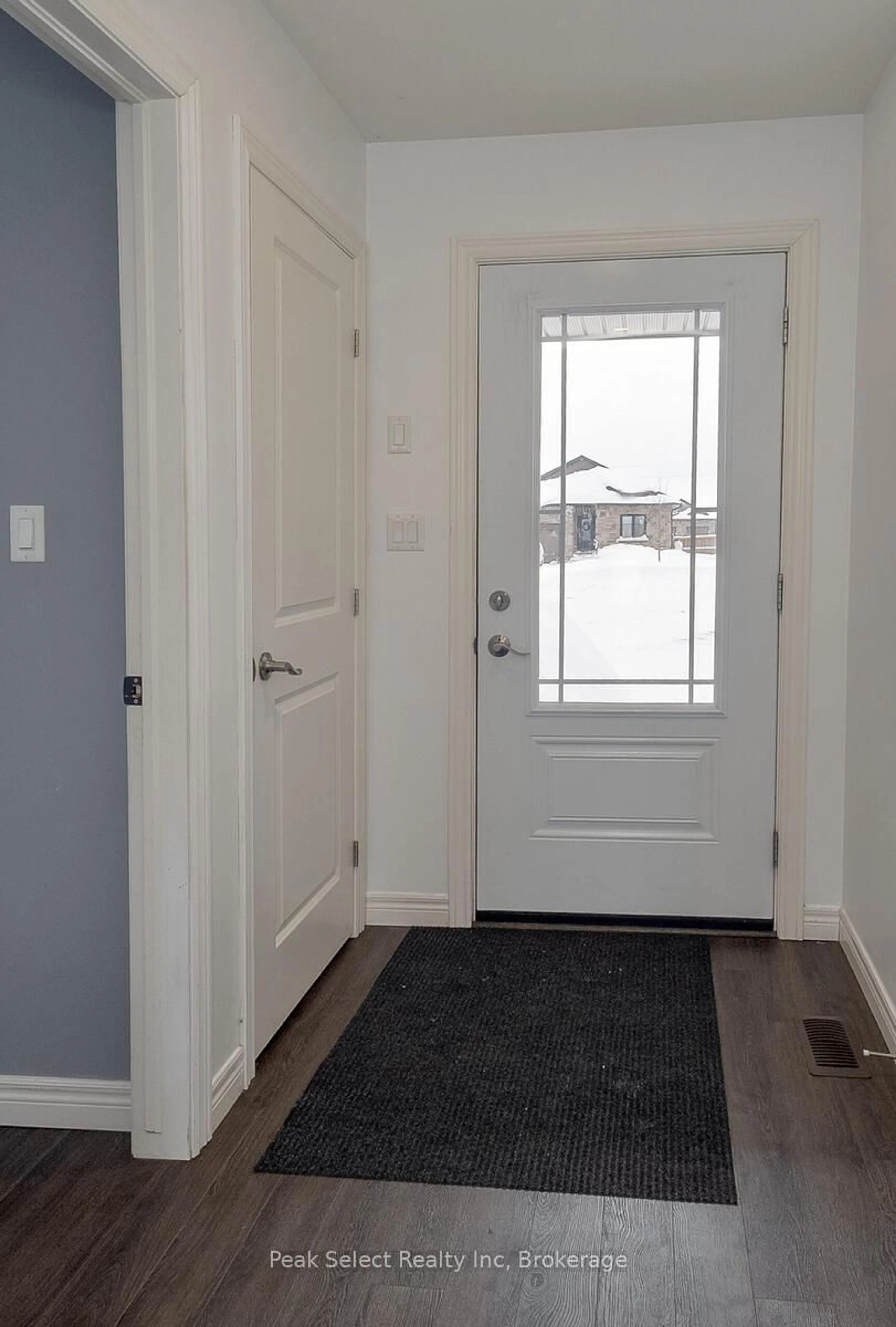 Indoor entryway for 275 Mccourt Pl, North Perth Ontario N0G 1B0