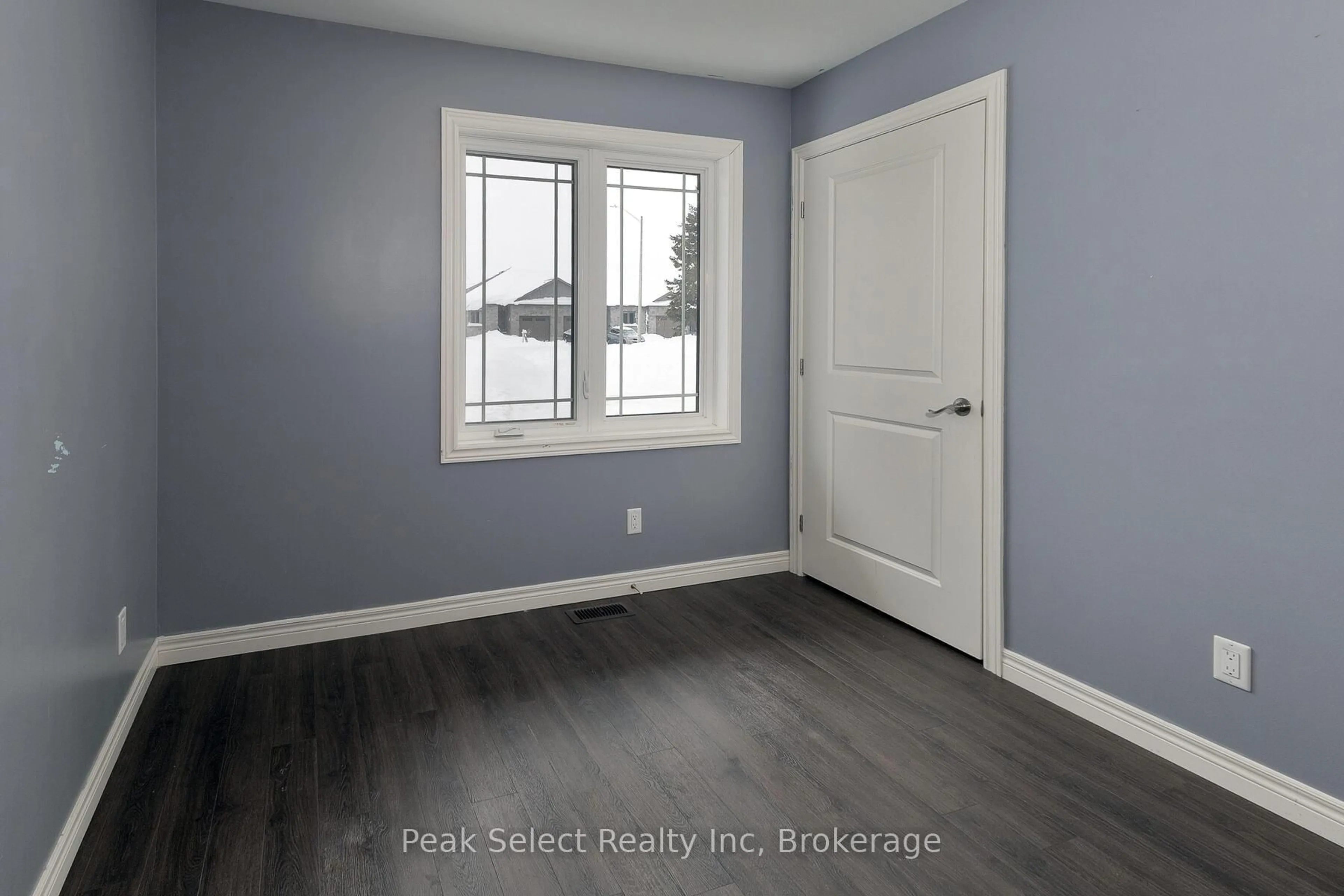 A pic of a room for 275 Mccourt Pl, North Perth Ontario N0G 1B0