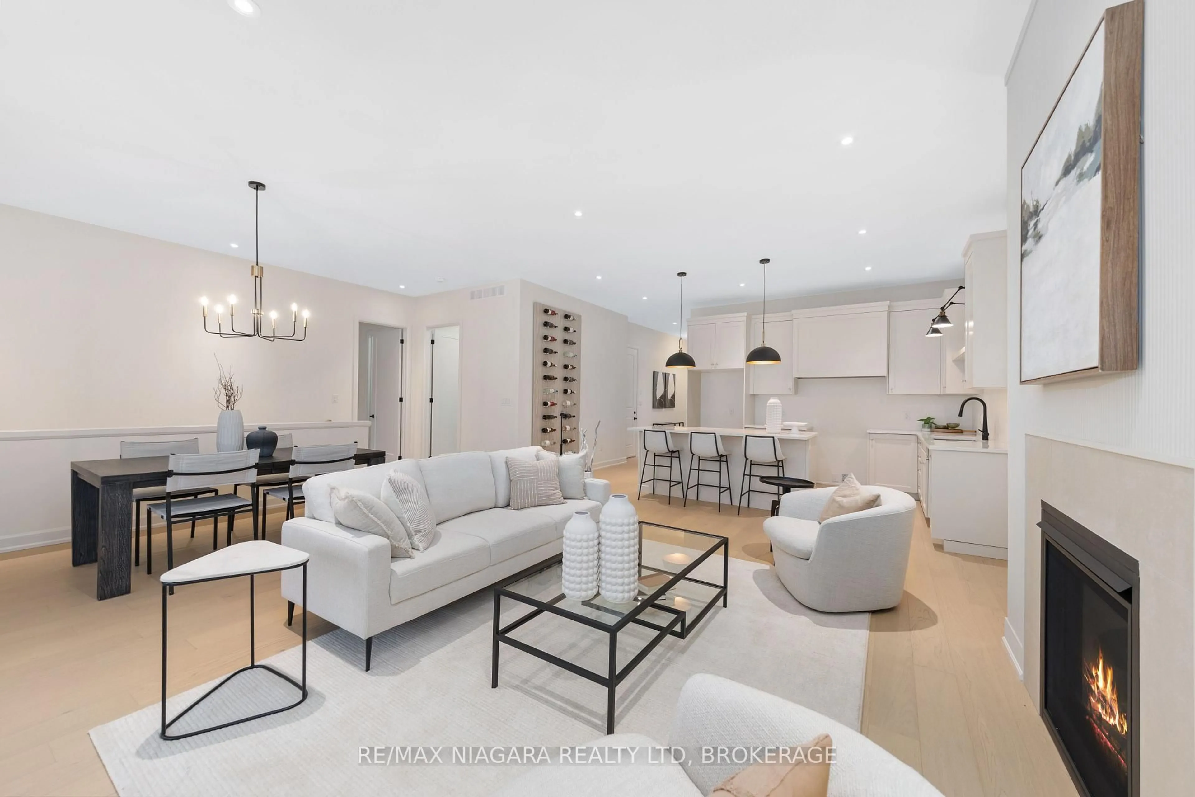 Open concept kitchen, ceramic/tile floor for 6 Butternut Cres, Fort Erie Ontario L0S 1N0