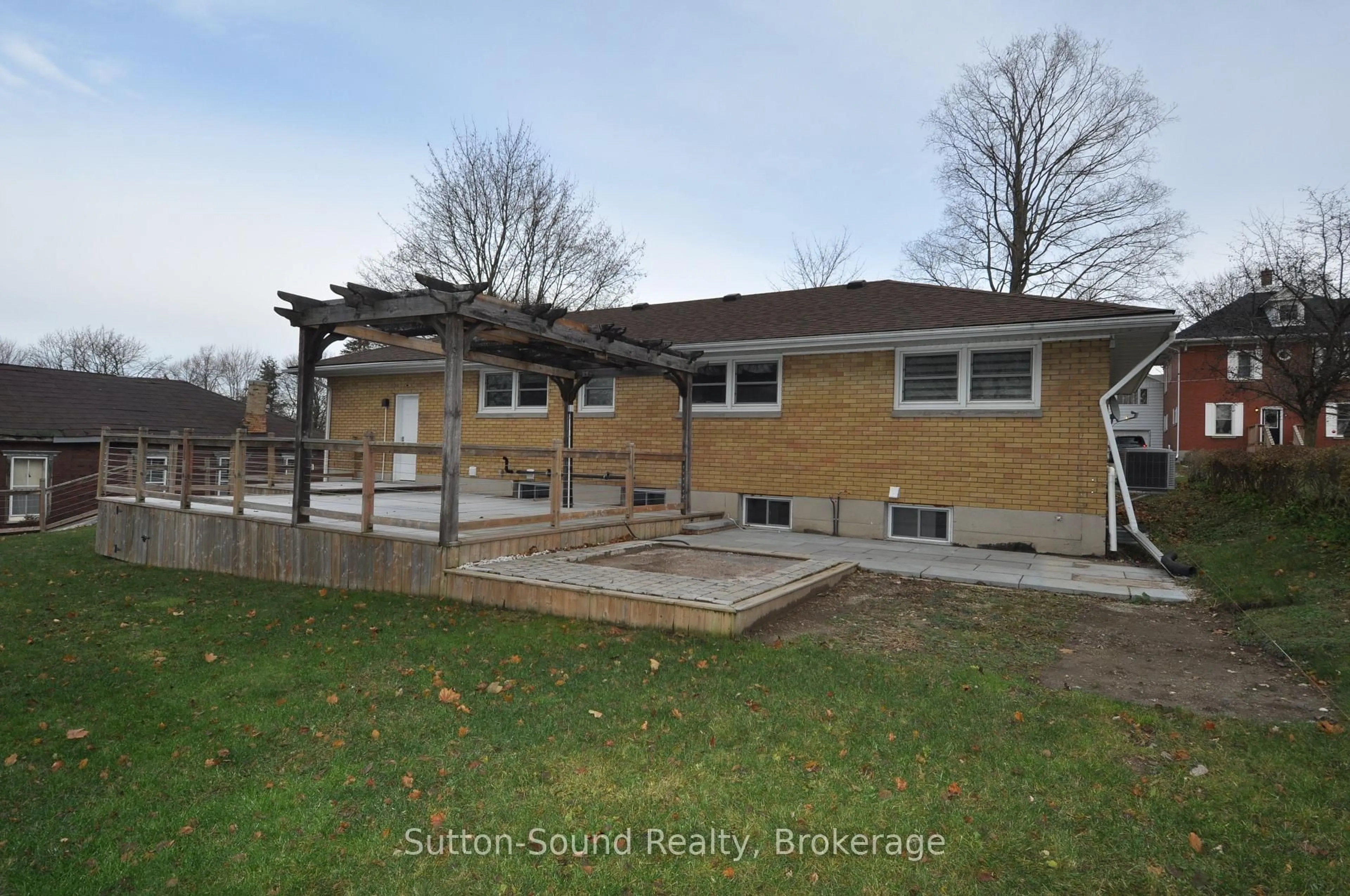 Unknown for 10 Brownlee St, South Bruce Ontario N0G 2S0