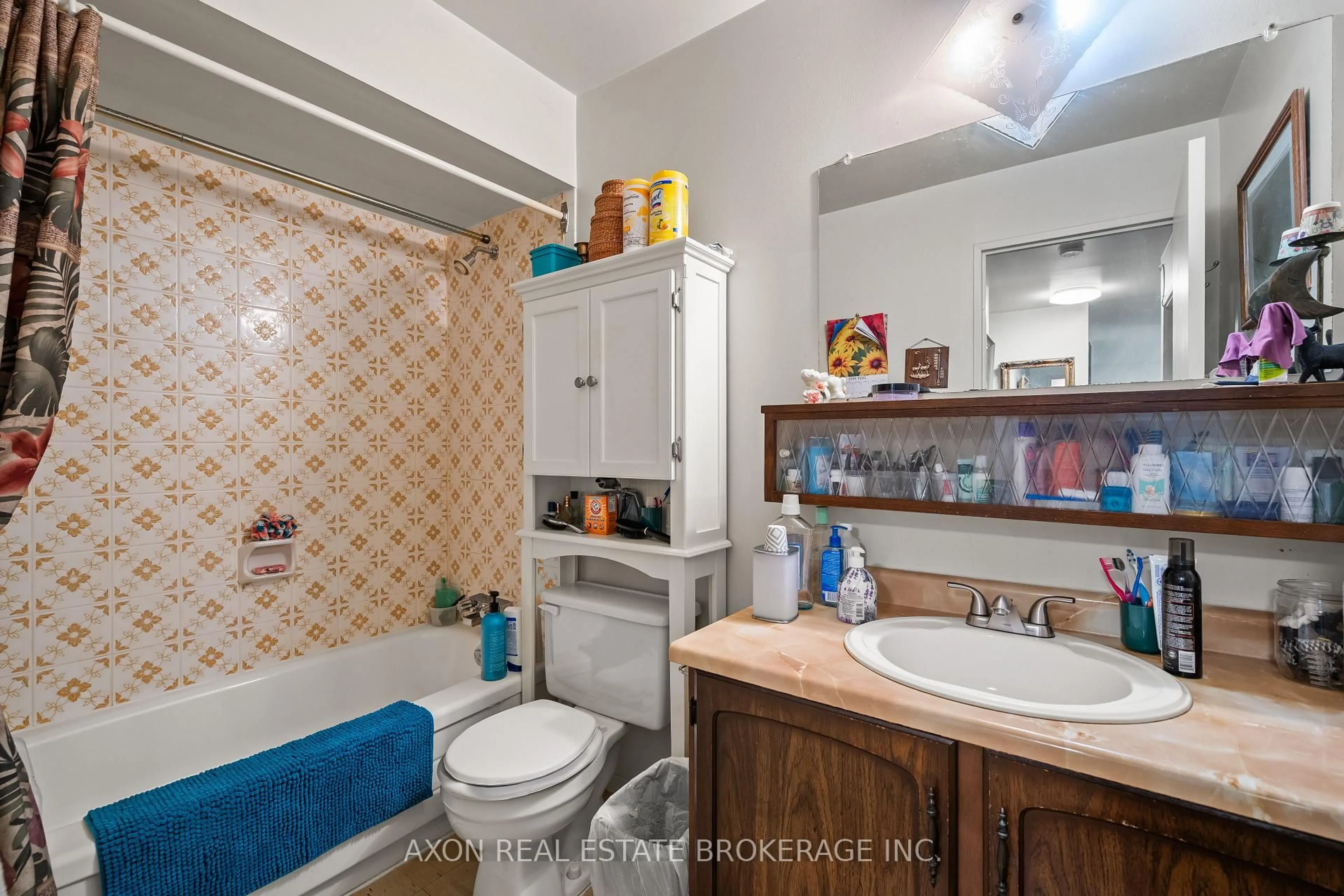 Standard bathroom, ceramic/tile floor for 358 Queen Mary Rd #504, Kingston Ontario K7M 7E8