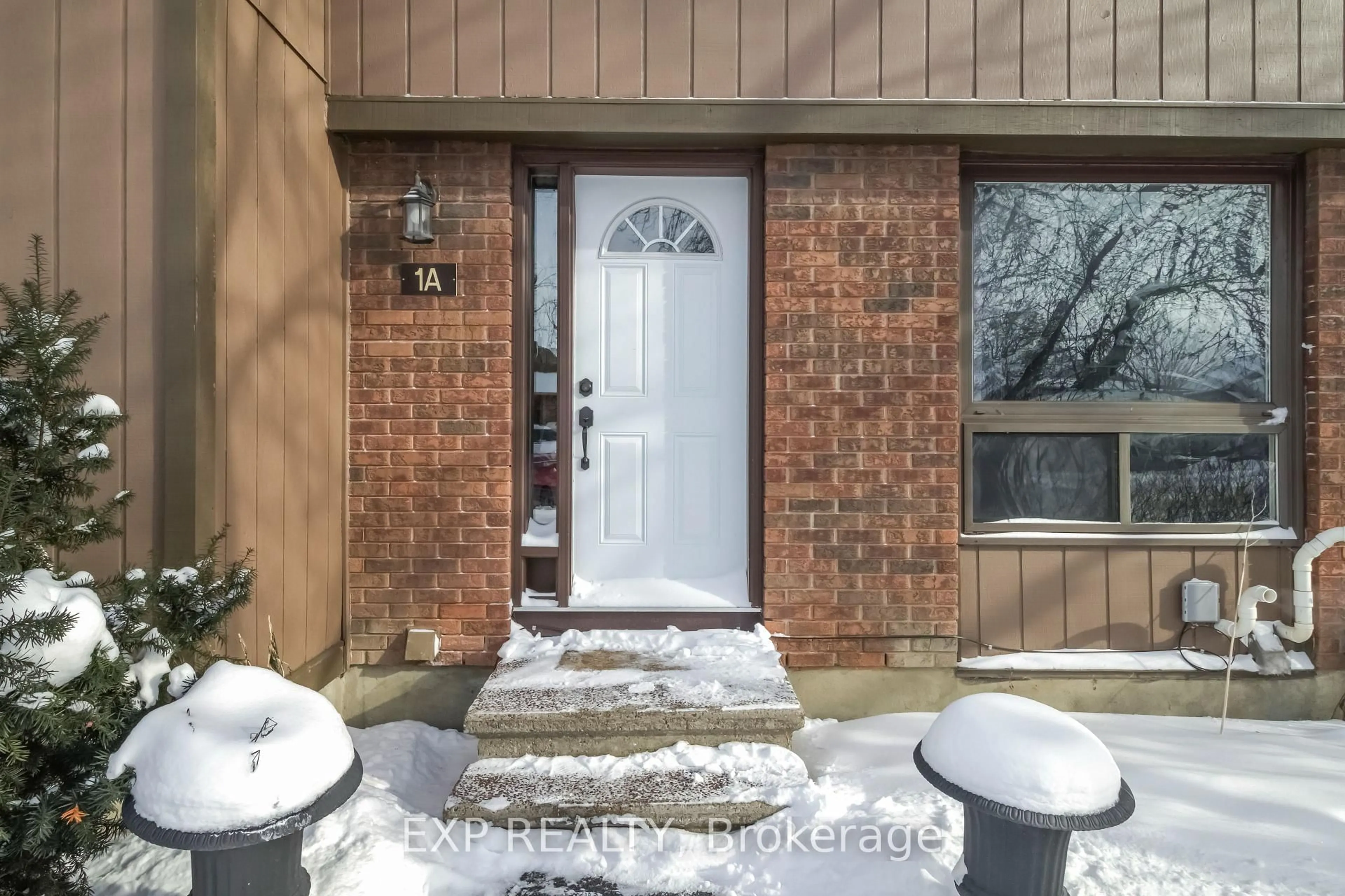 Indoor entryway for 1A Vanessa Terr, Ottawa Ontario K2J 1Y2
