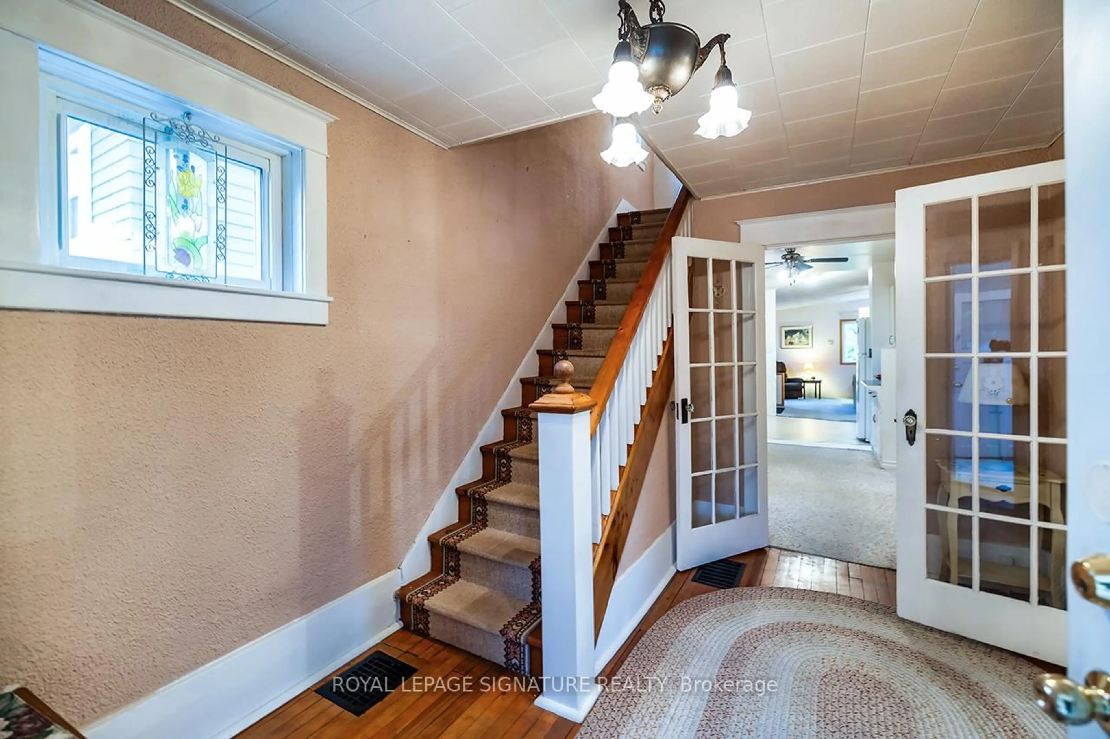 Indoor entryway for 9 South Charles St, Quinte West Ontario K8V 2R8