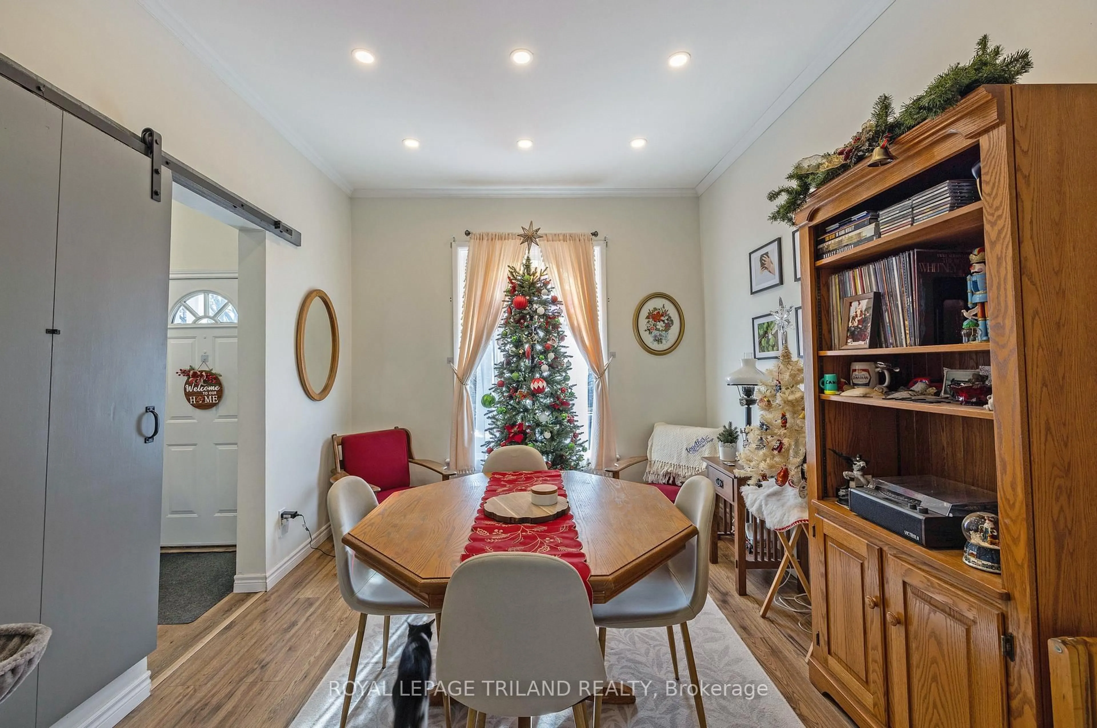 Dining room, unknown for 101 Malakoff St, St. Thomas Ontario N5P 1M5