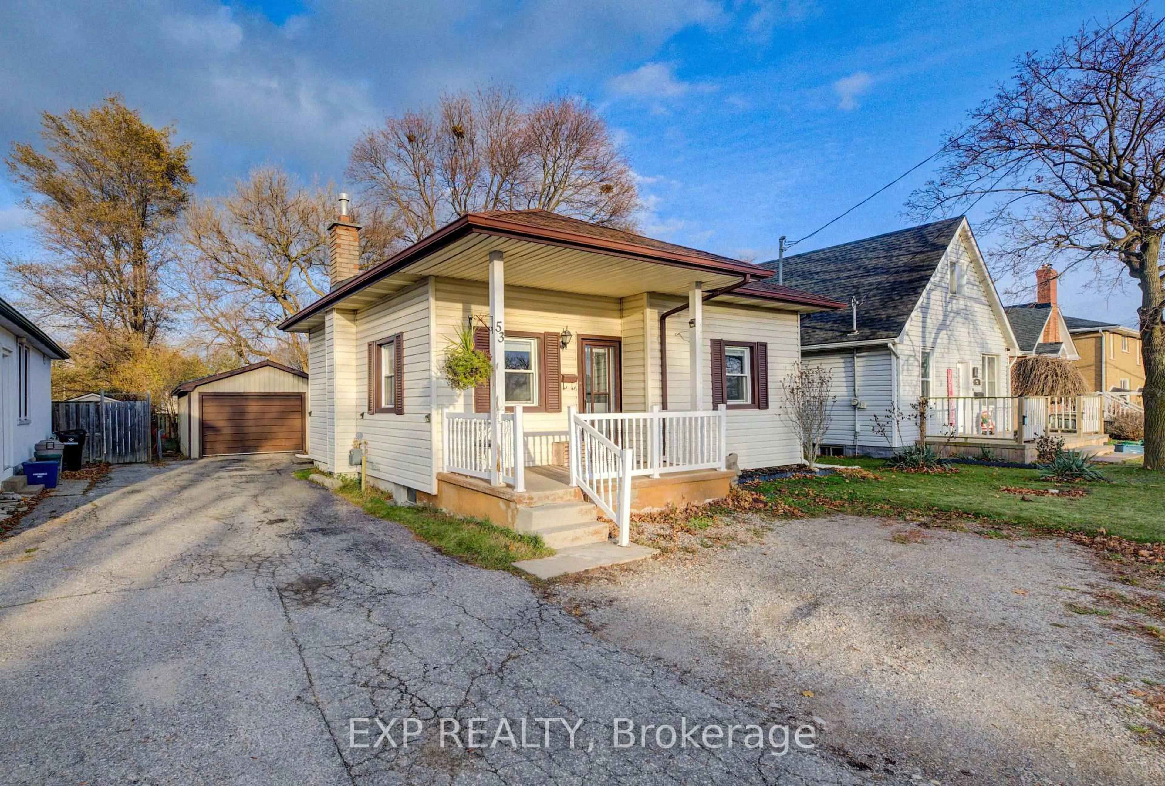 A pic from outside/outdoor area/front of a property/back of a property/a pic from drone, building for 53 Norfolk Ave, Cambridge Ontario N1R 3T7