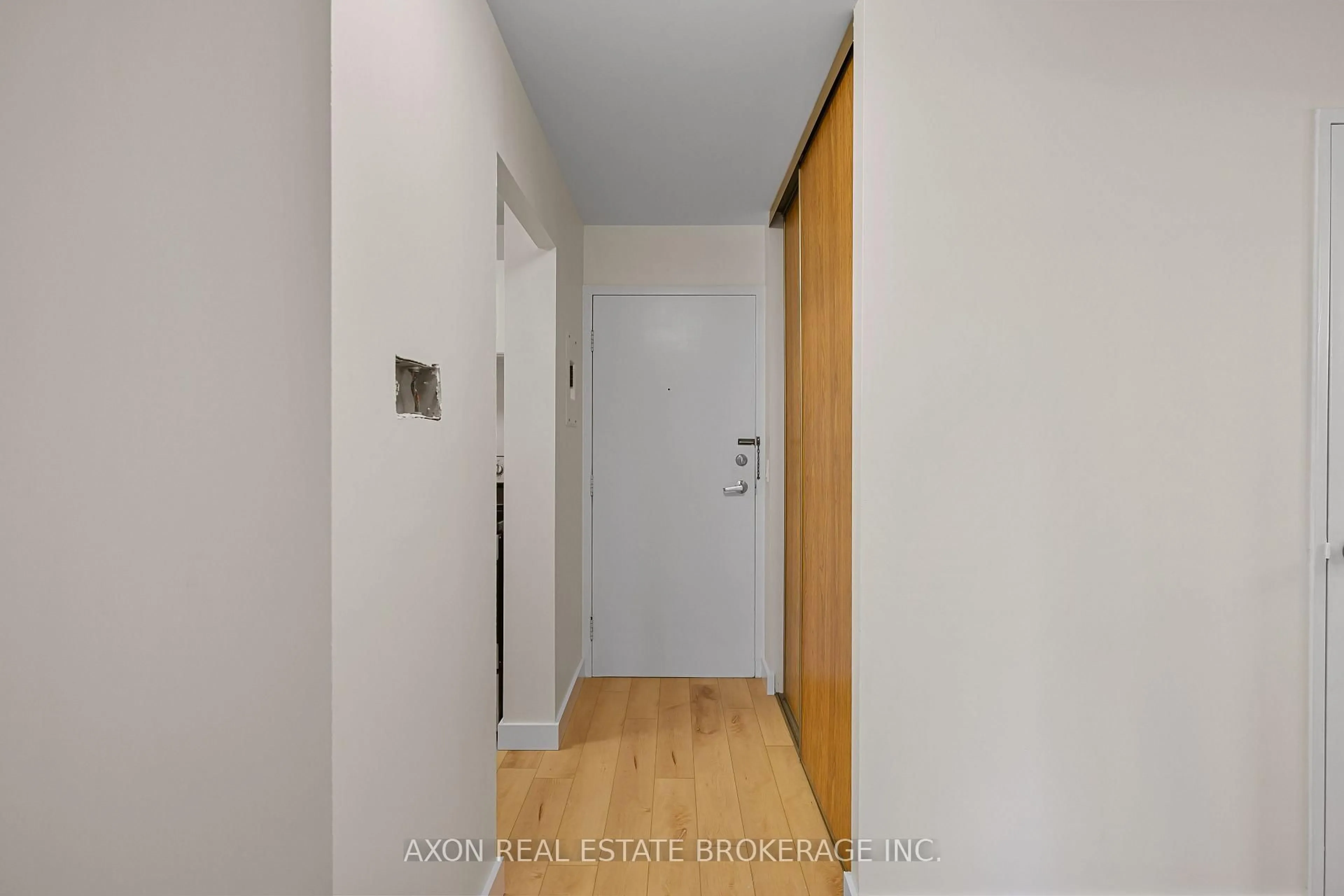 Indoor foyer for 358 Queen Mary Rd #501, Kingston Ontario K7M 7E8