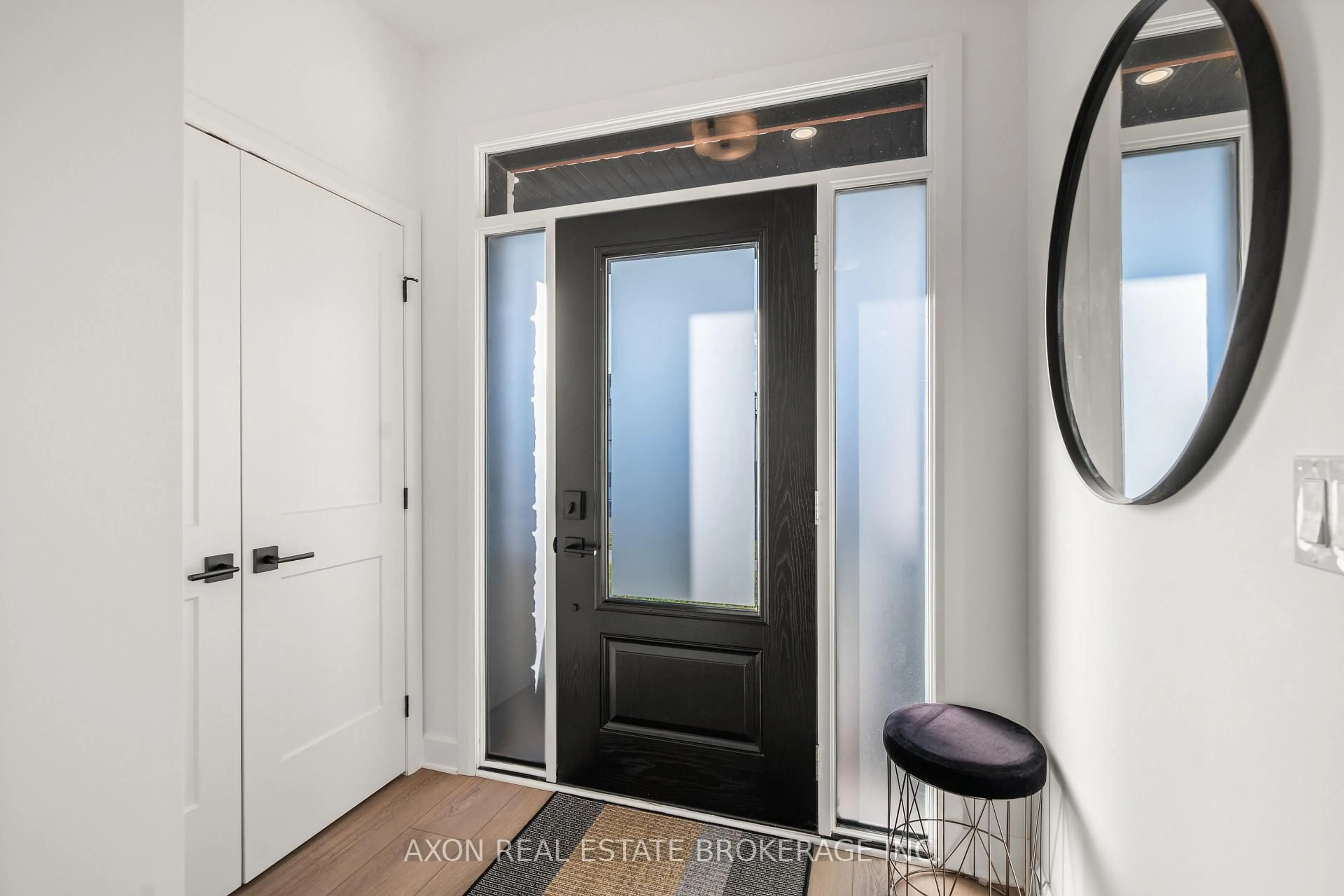 Indoor entryway for 819 Riverview Way, Kingston Ontario K7K 0J3