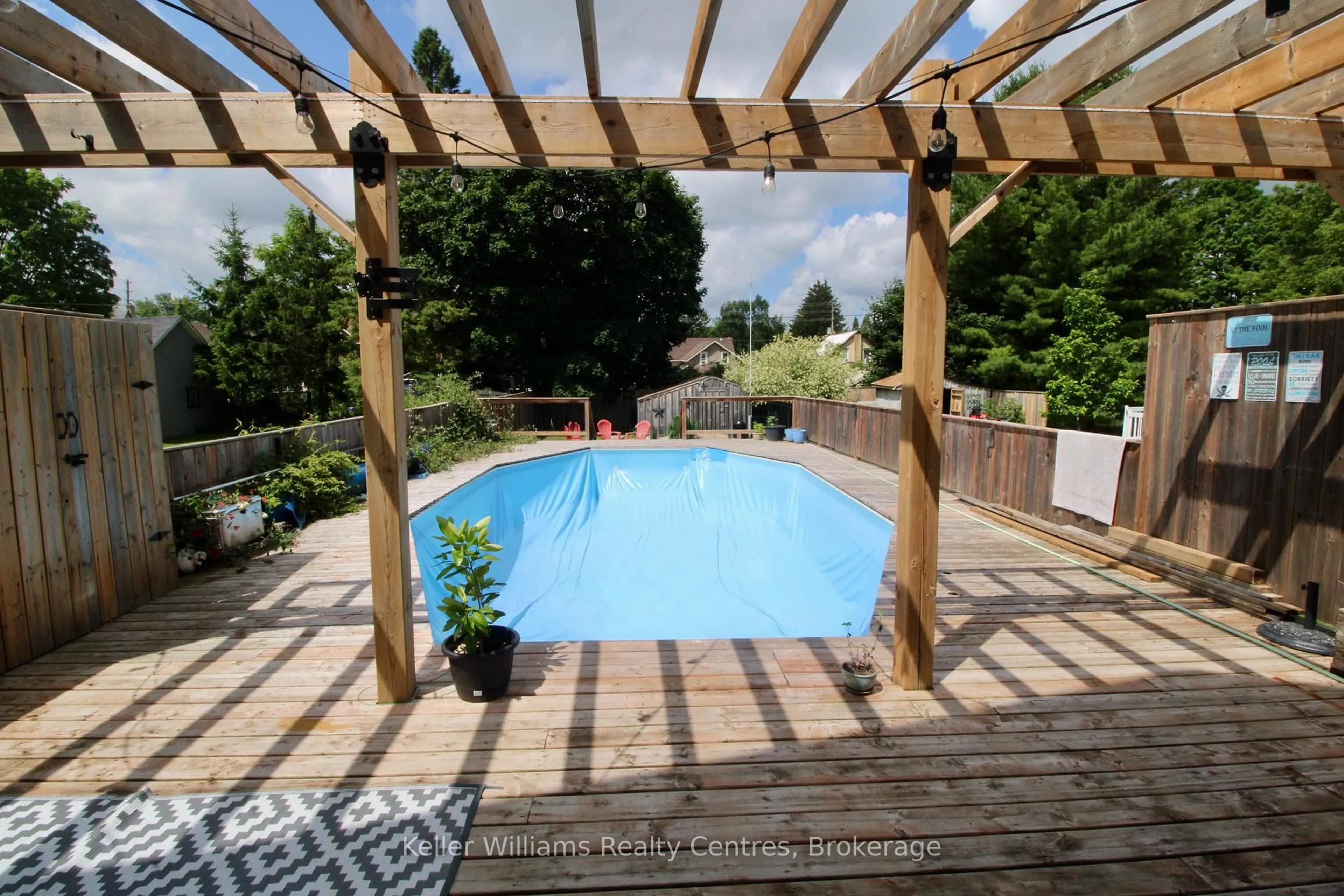 Pool for 618 8th Ave, Hanover Ontario N4N 2L3