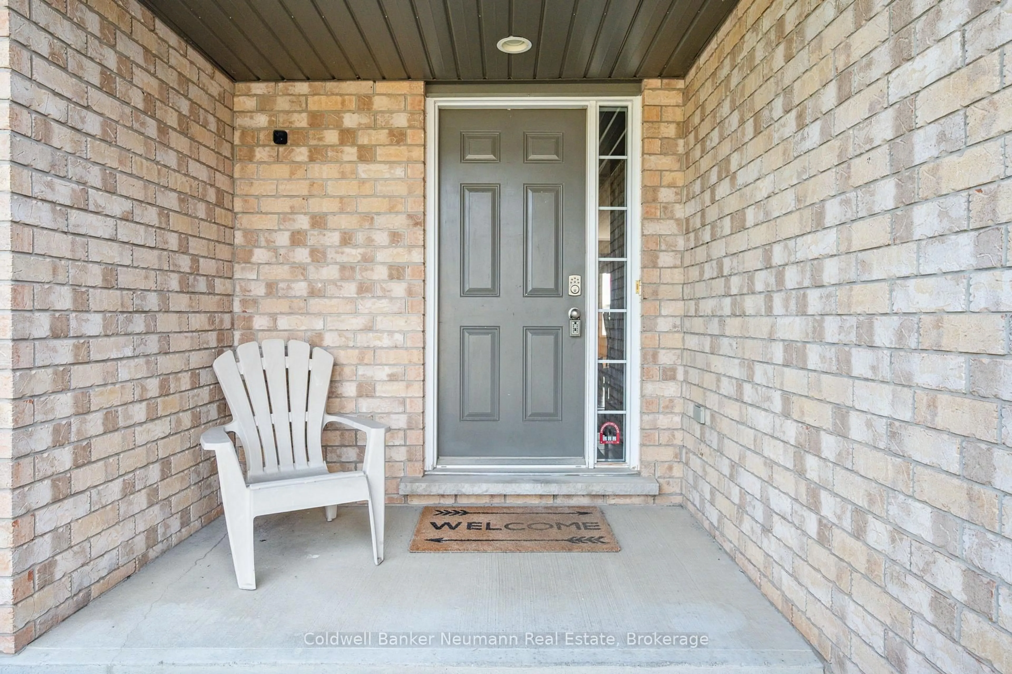 Indoor entryway for 60 Hasler Cres, Guelph Ontario N1L 0A3