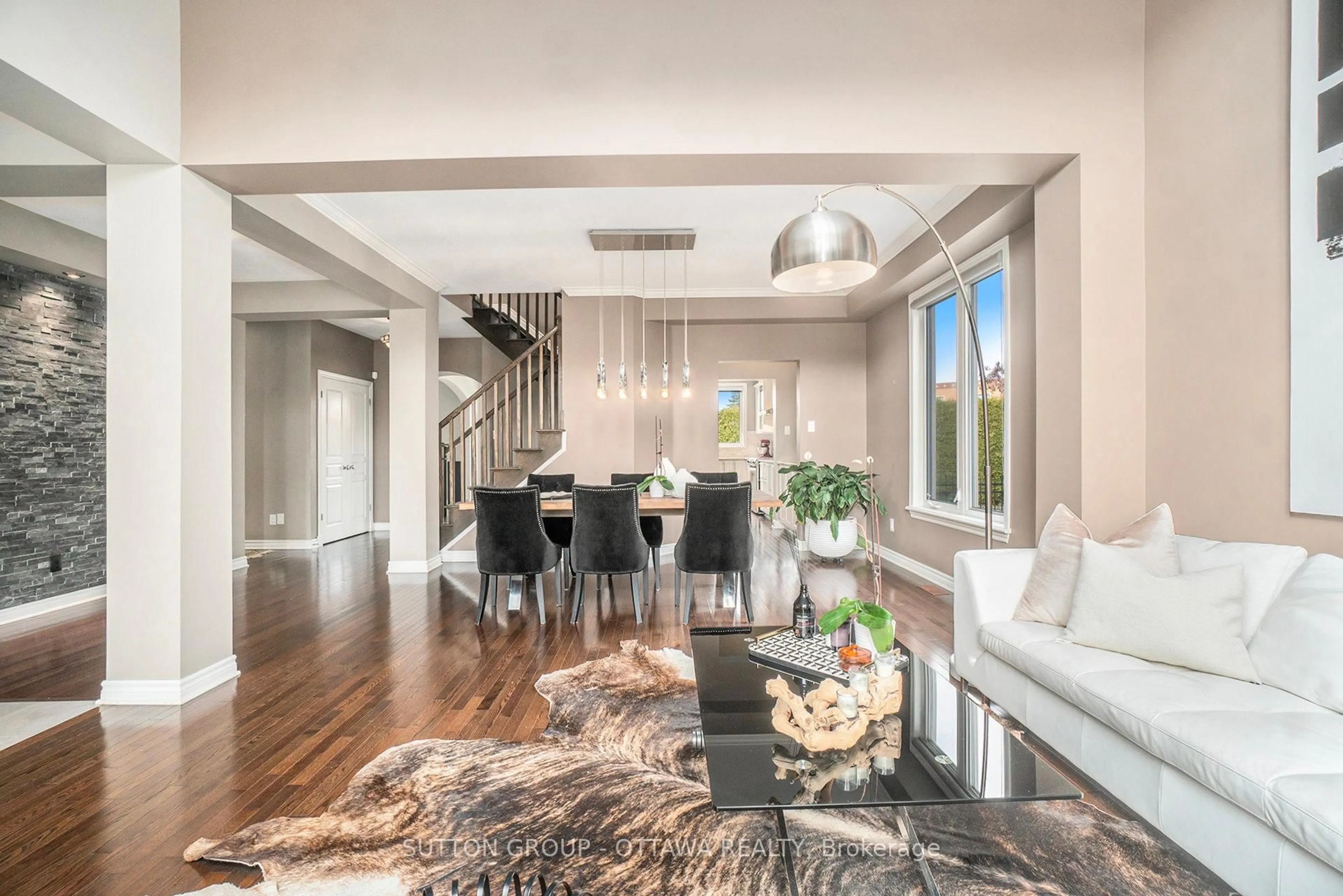 Unknown for 1969 Plainhill Dr, Ottawa Ontario K4A 0G1